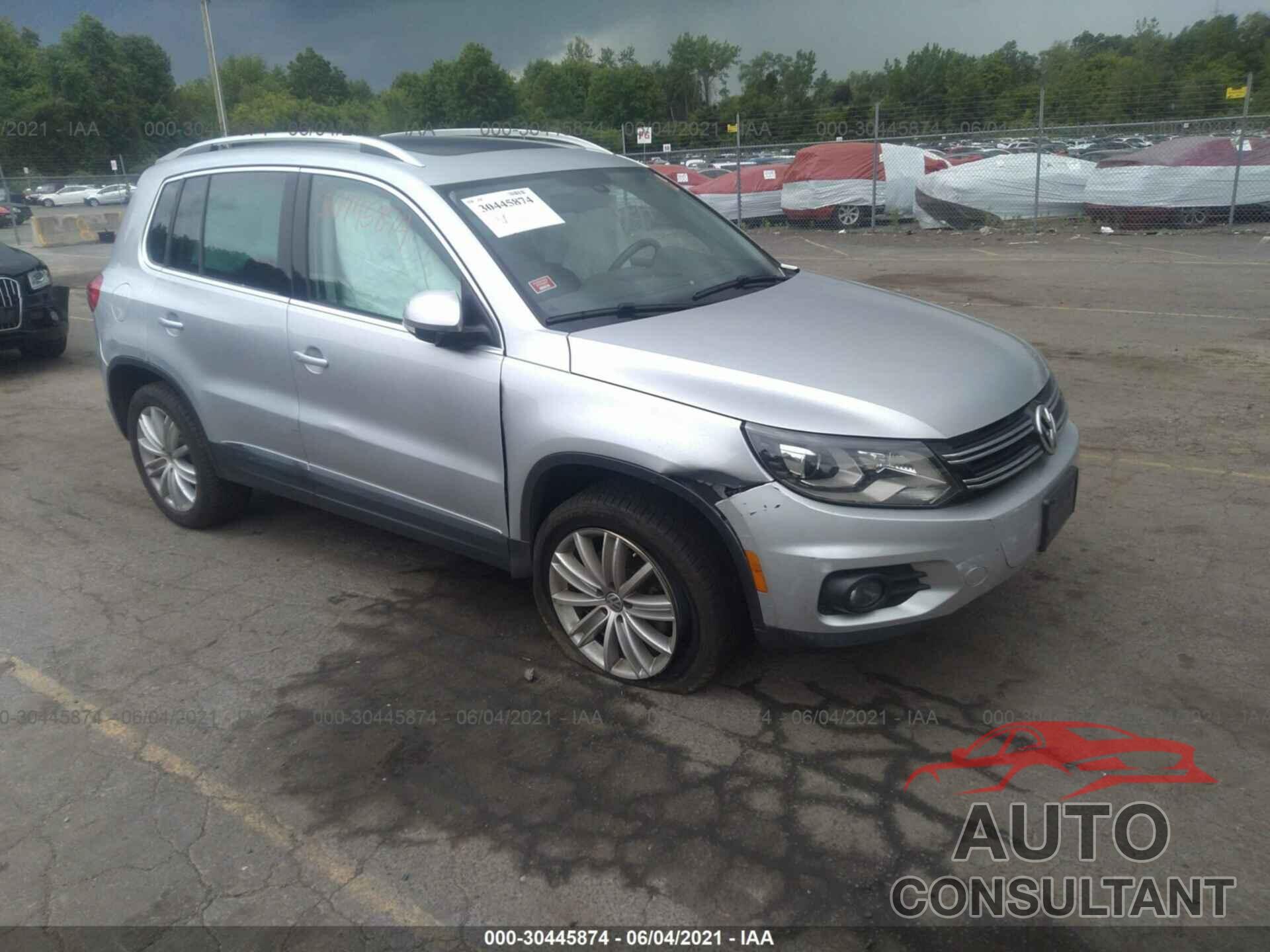 VOLKSWAGEN TIGUAN 2016 - WVGBV7AX0GW536853