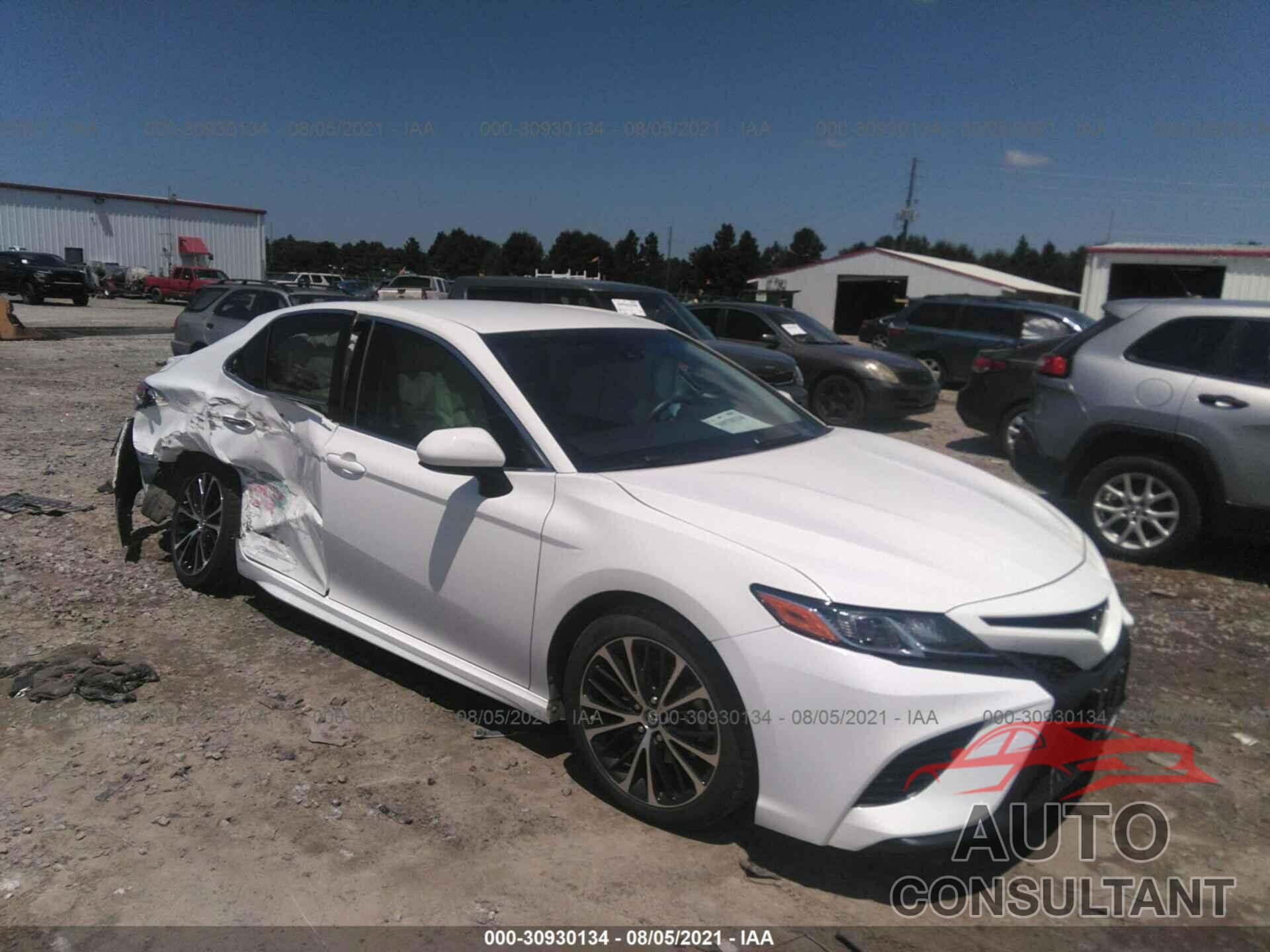 TOYOTA CAMRY 2018 - JTNB11HK8J3018372