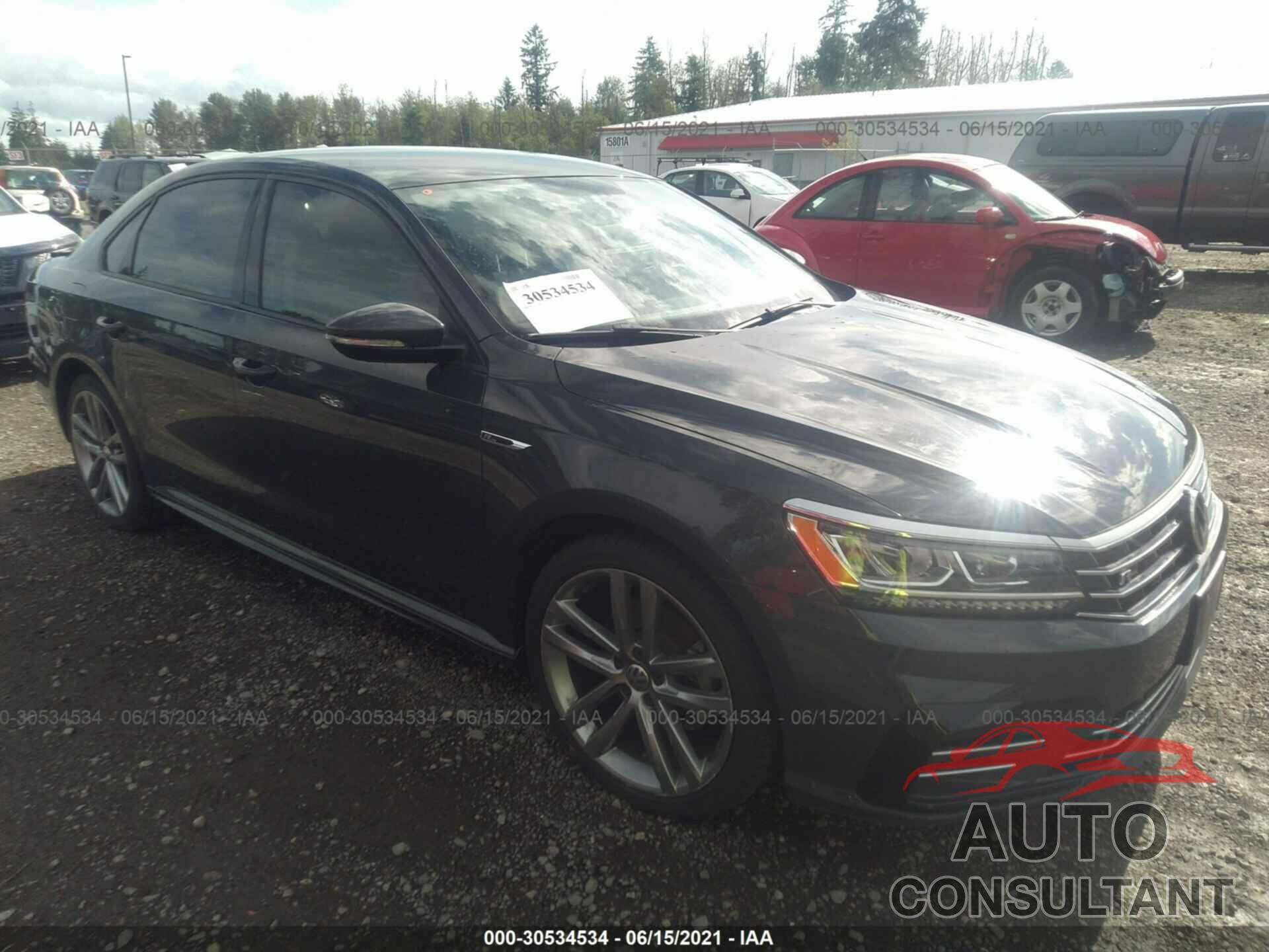 VOLKSWAGEN PASSAT 2018 - 1VWAA7A39JC013751