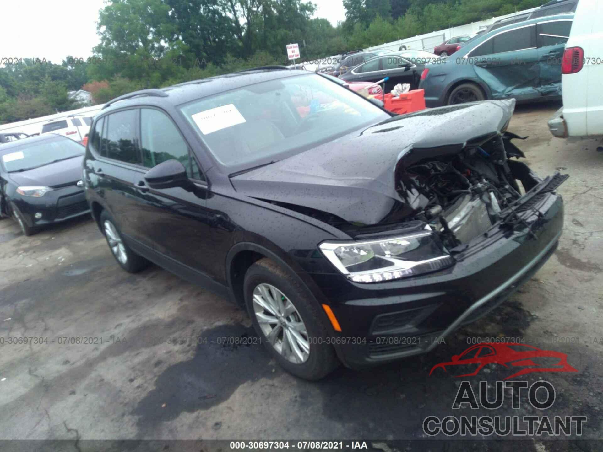 VOLKSWAGEN TIGUAN 2018 - 3VV0B7AX0JM133260