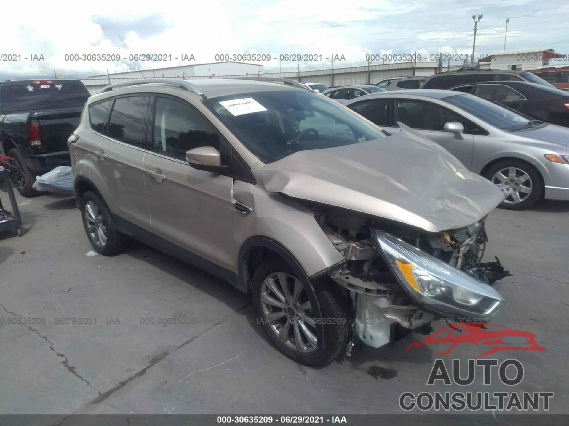 FORD ESCAPE 2017 - 1FMCU0J92HUE93680