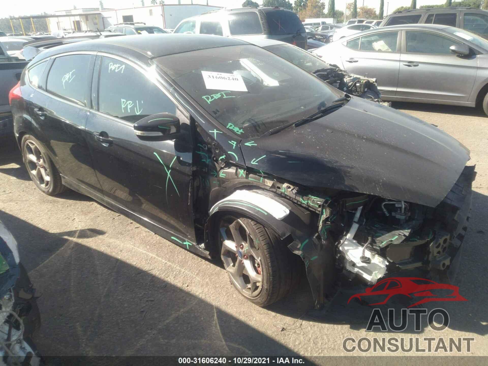 FORD FOCUS 2018 - 1FADP3L95JL304133