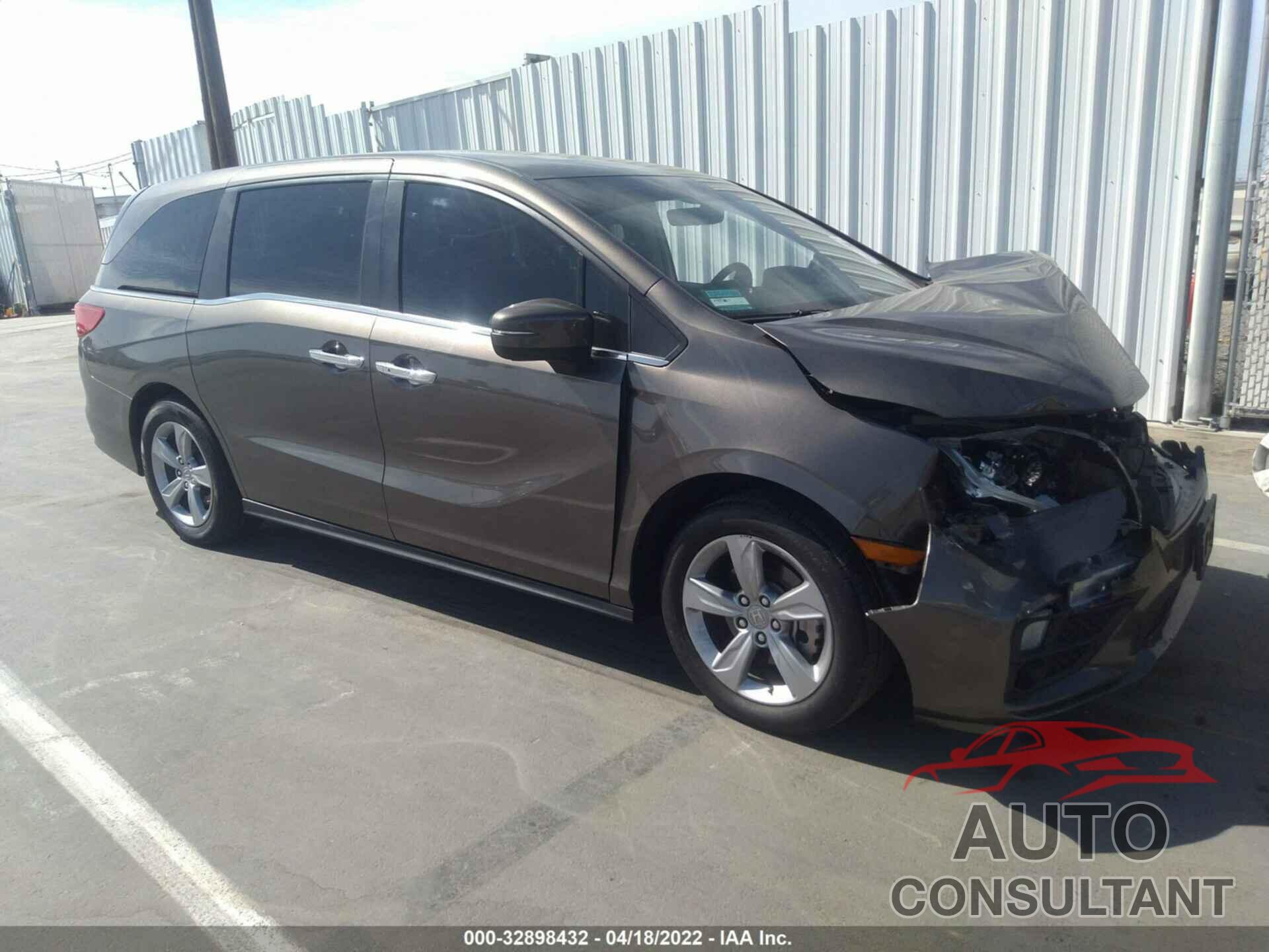 HONDA ODYSSEY 2018 - 5FNRL6H77JB106029