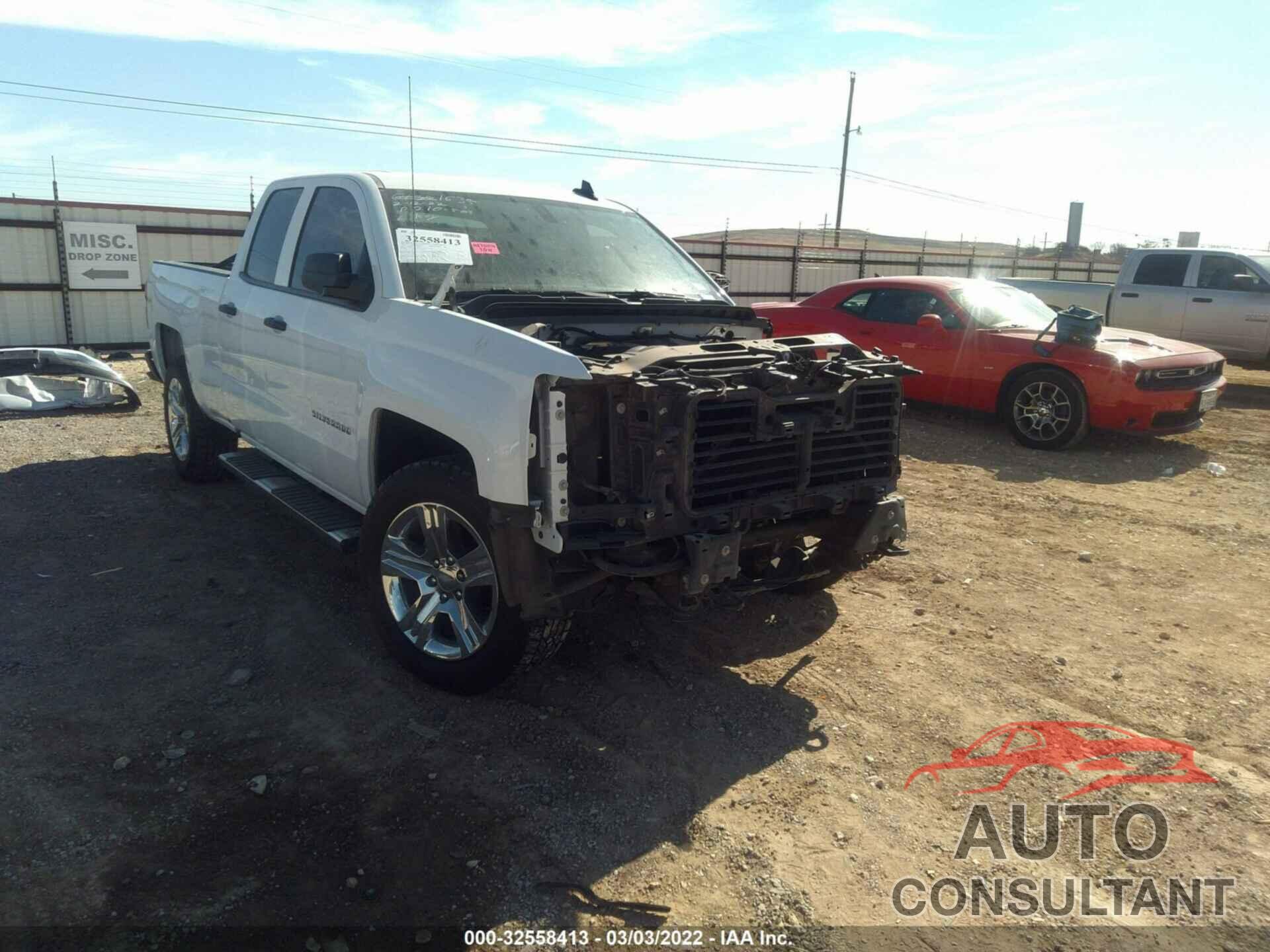 CHEVROLET SILVERADO 1500 2018 - 1GCRCPEC2JZ161635