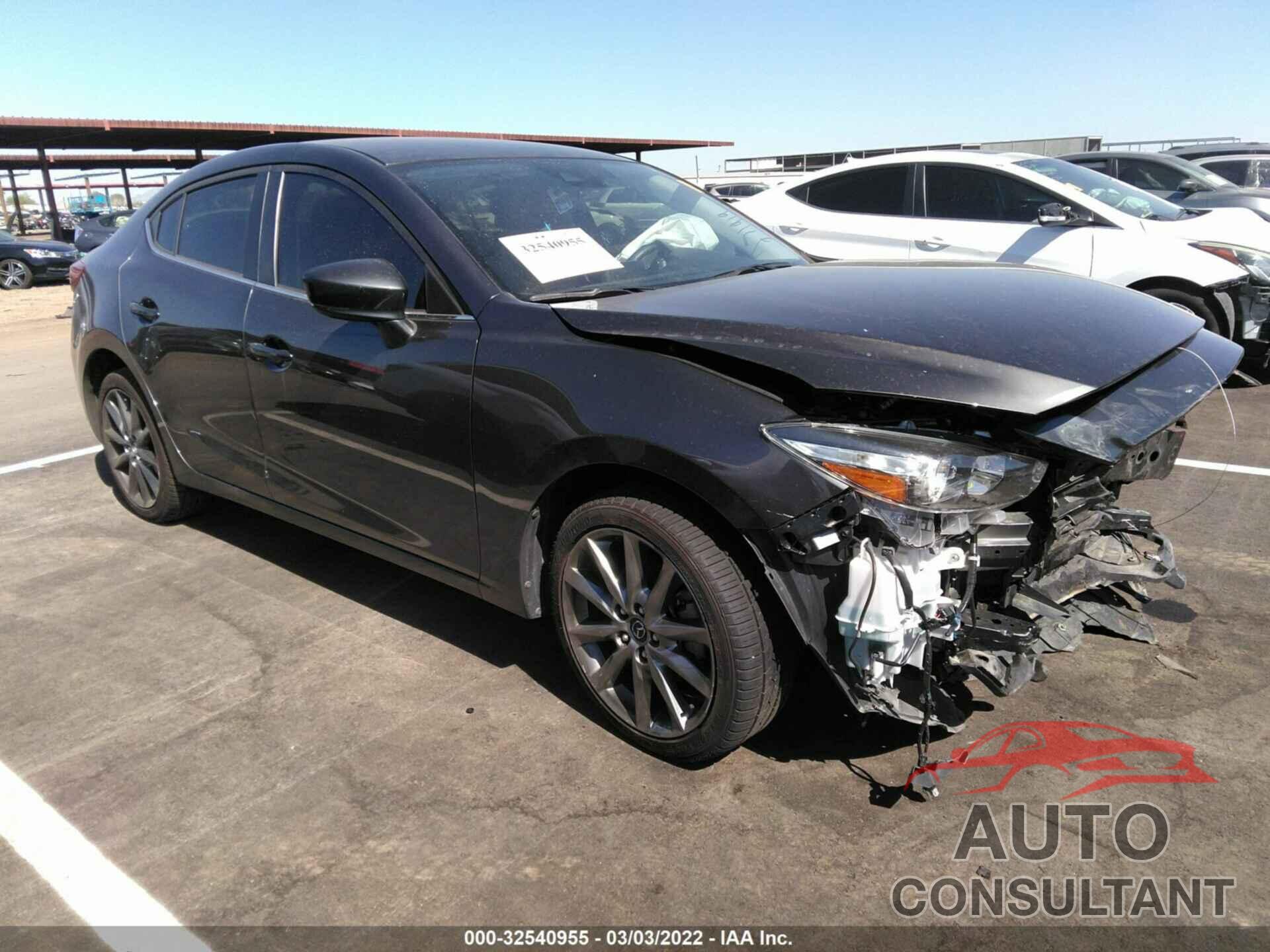 MAZDA MAZDA3 4-DOOR 2018 - 3MZBN1V38JM271919