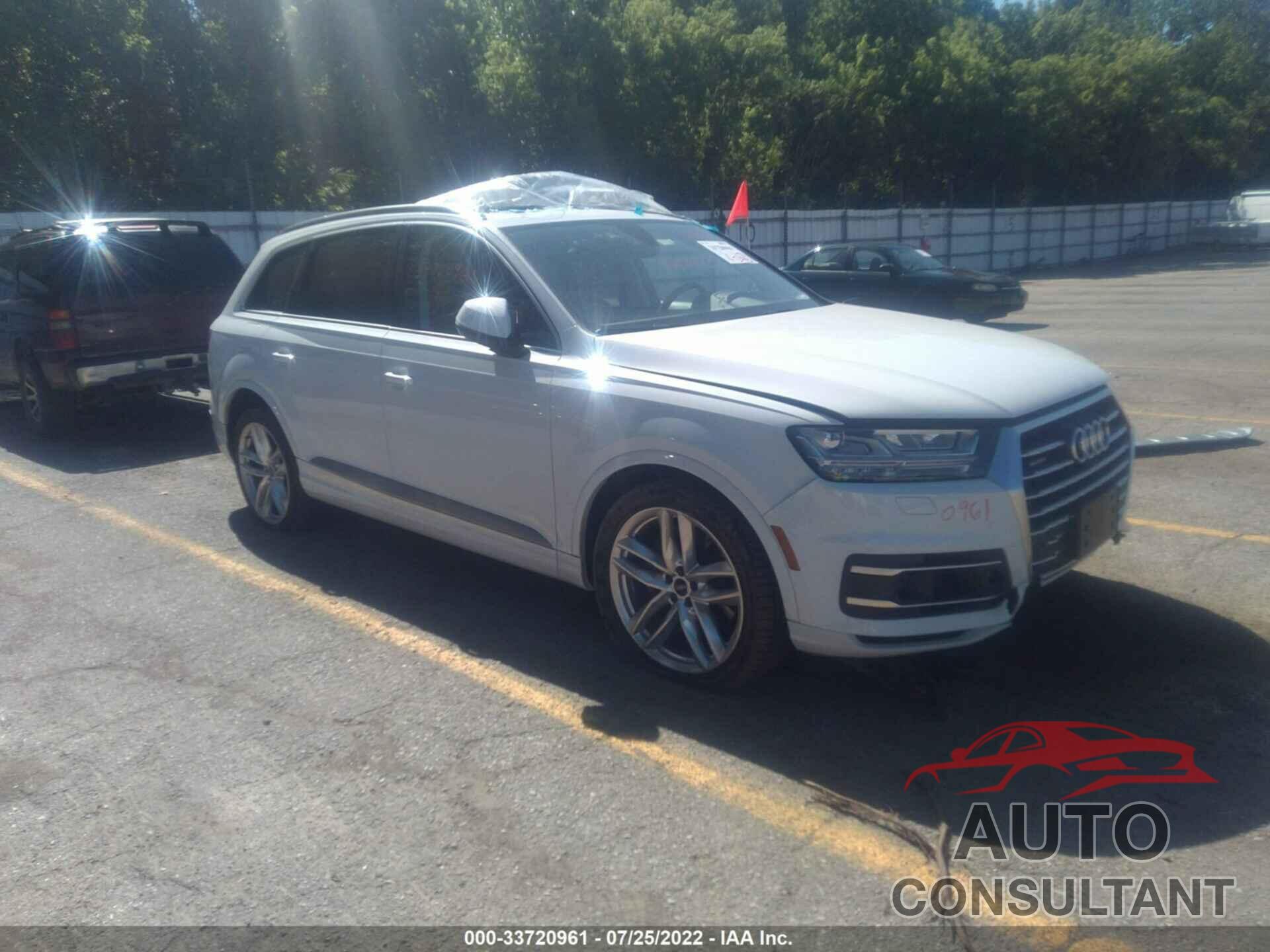 AUDI Q7 2018 - WA1VAAF72JD047502