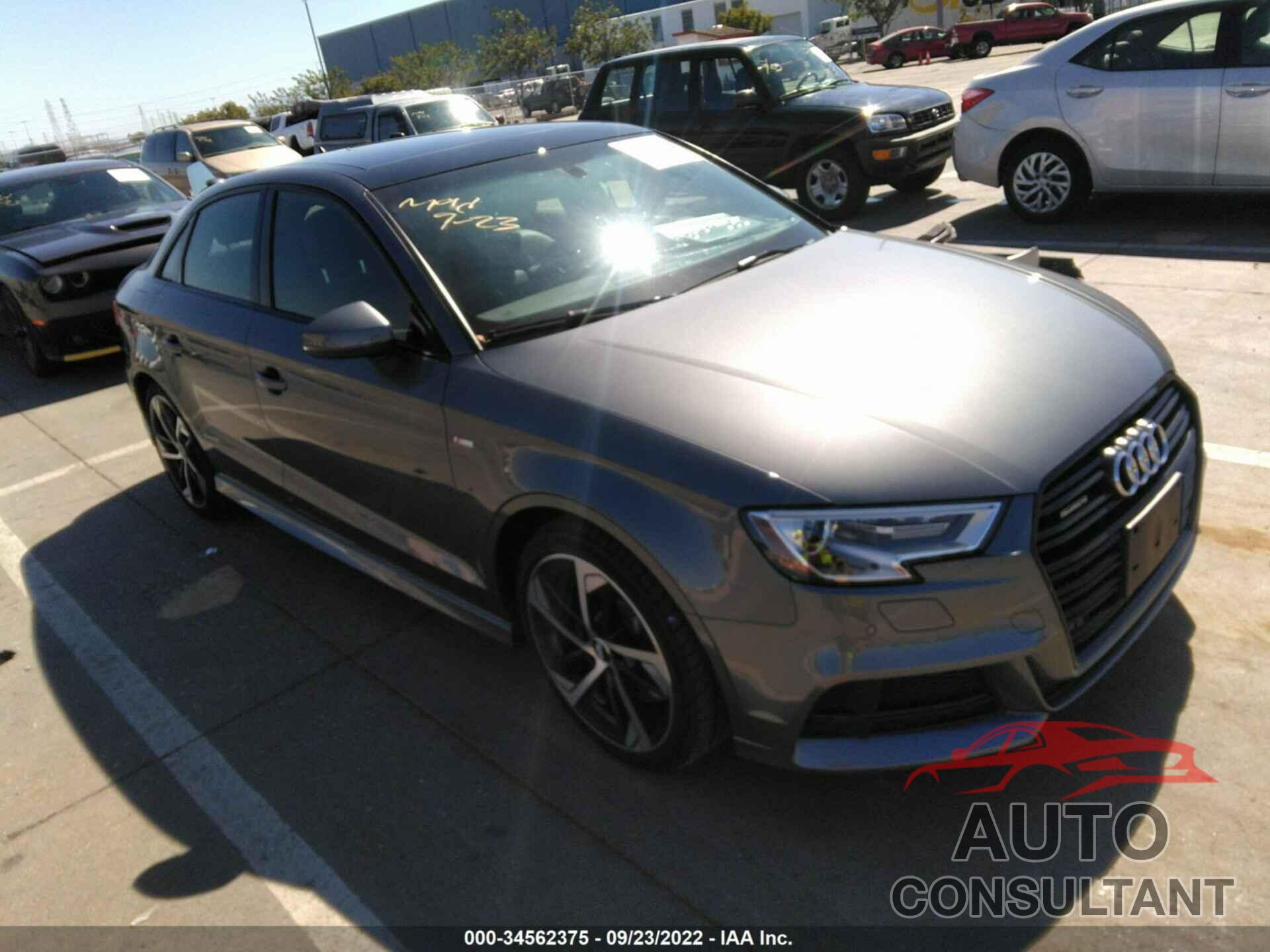 AUDI A3 SEDAN 2020 - WAUBEGFF2LA102832