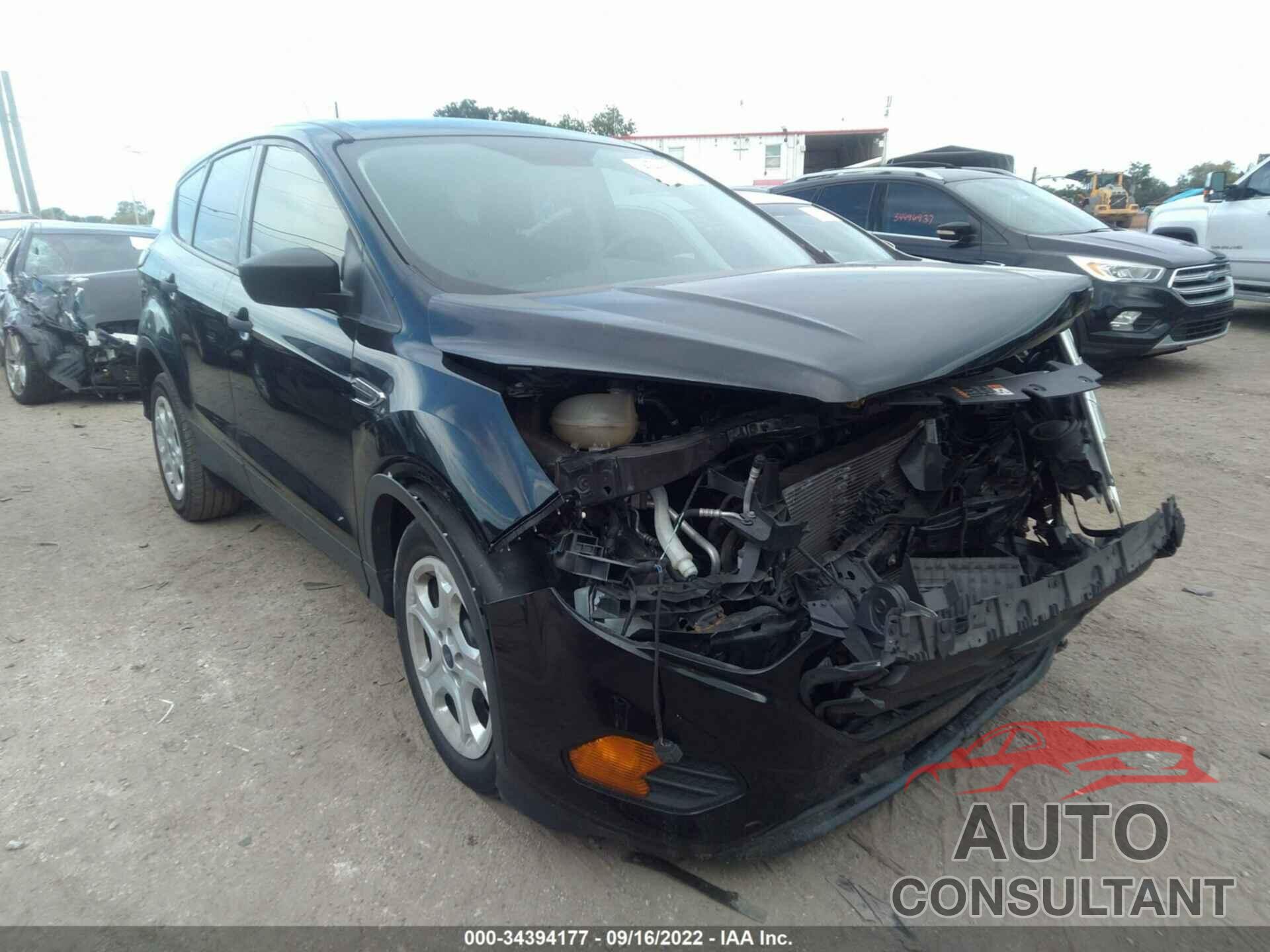 FORD ESCAPE 2017 - 1FMCU0F77HUB74038