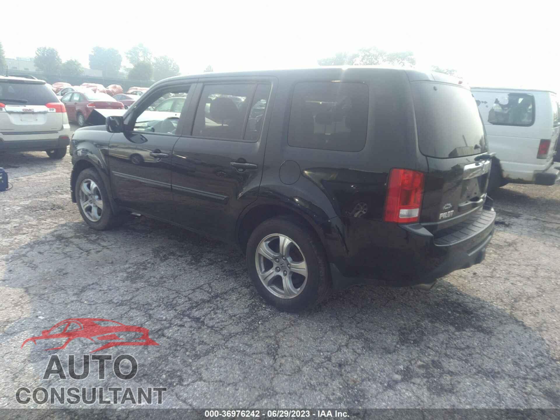 HONDA PILOT 2013 - 5FNYF4H43DB009251
