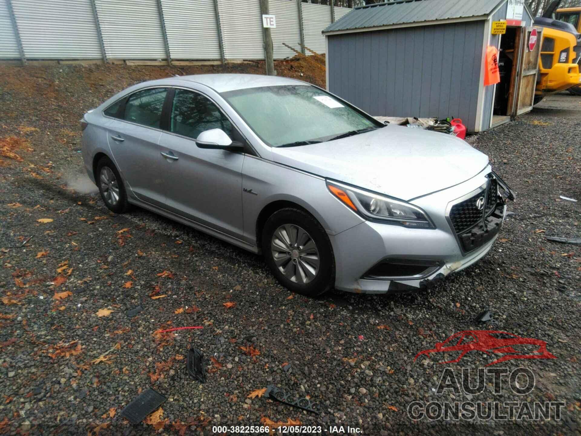 HYUNDAI SONATA HYBRID 2017 - KMHE24L38HA065421