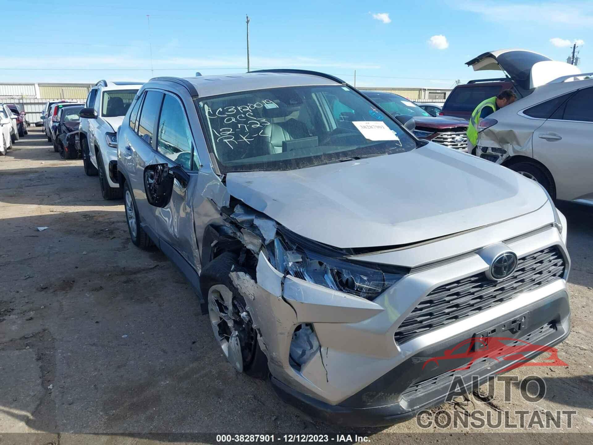 TOYOTA RAV4 2019 - 2T3H1RFV8KW052966