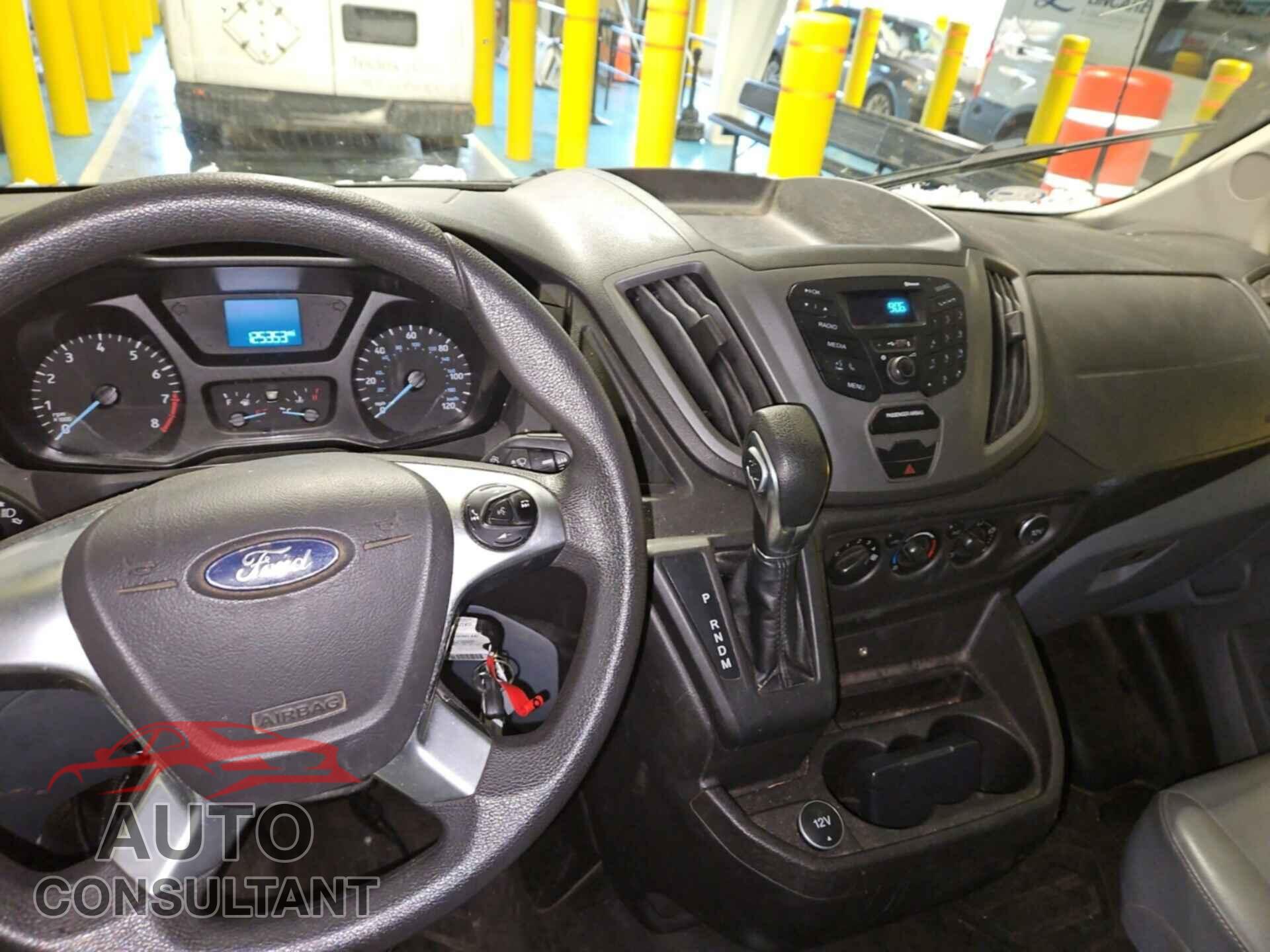 FORD TRANSIT-250 2018 - 1FTYR2CM7JKB10343