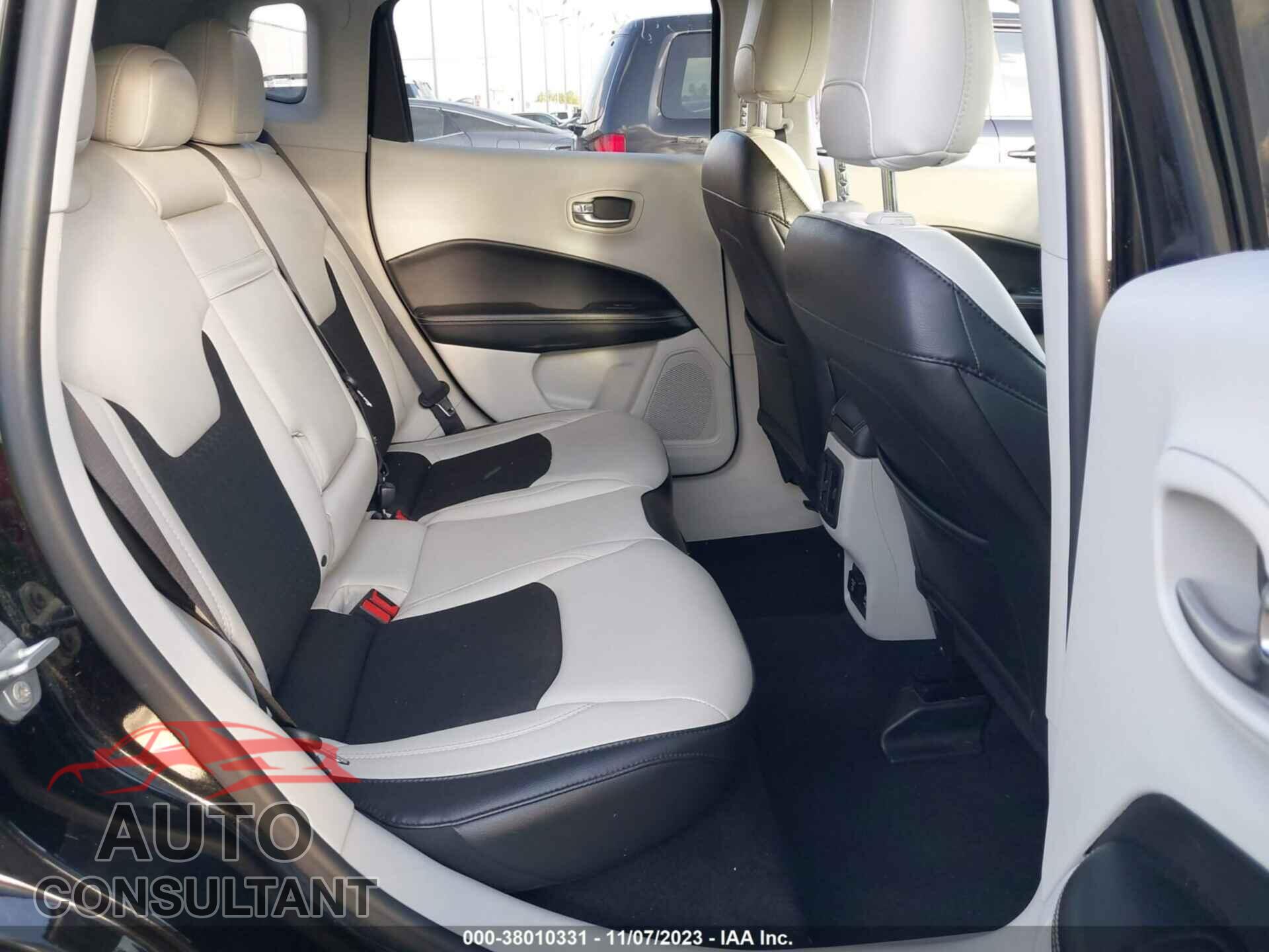 JEEP COMPASS 2018 - 3C4NJDBB9JT456933