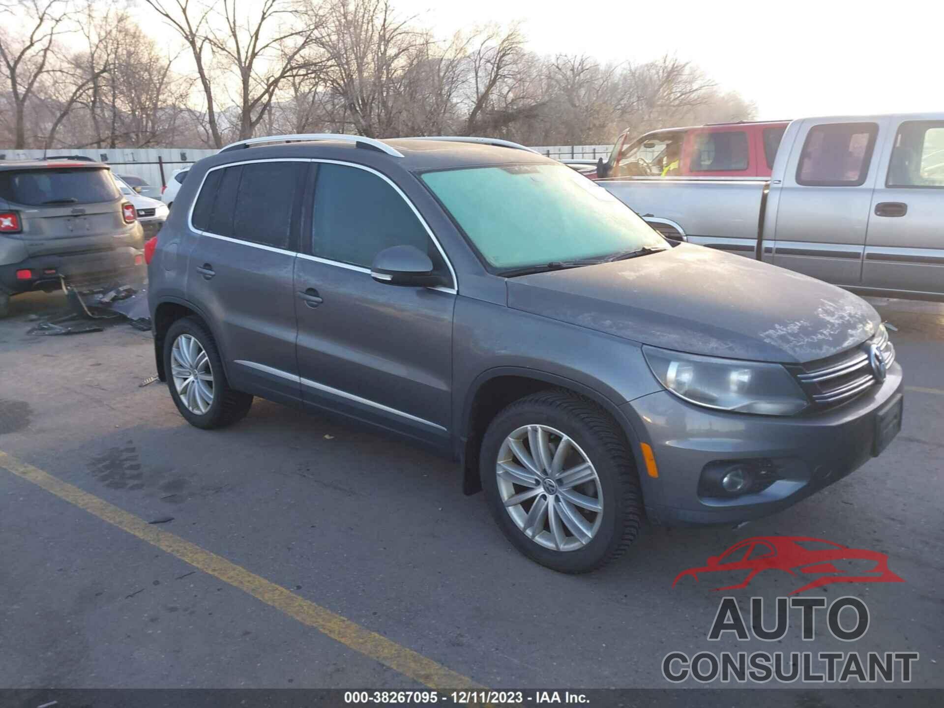 VOLKSWAGEN TIGUAN 2015 - WVGBV7AX9FW552659