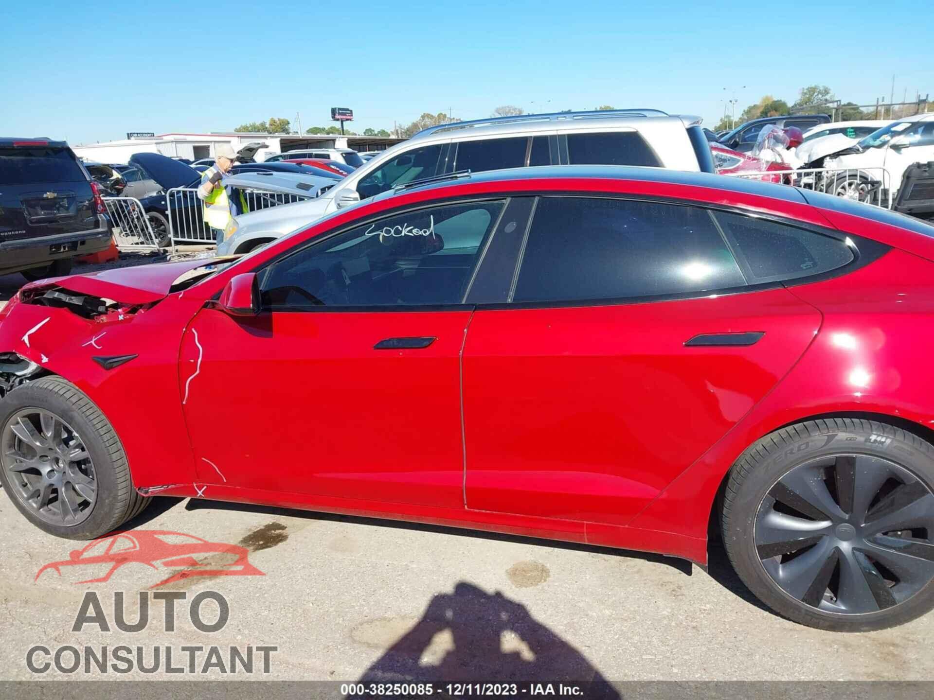 TESLA MODEL S 2022 - 5YJSA1E52NF490935