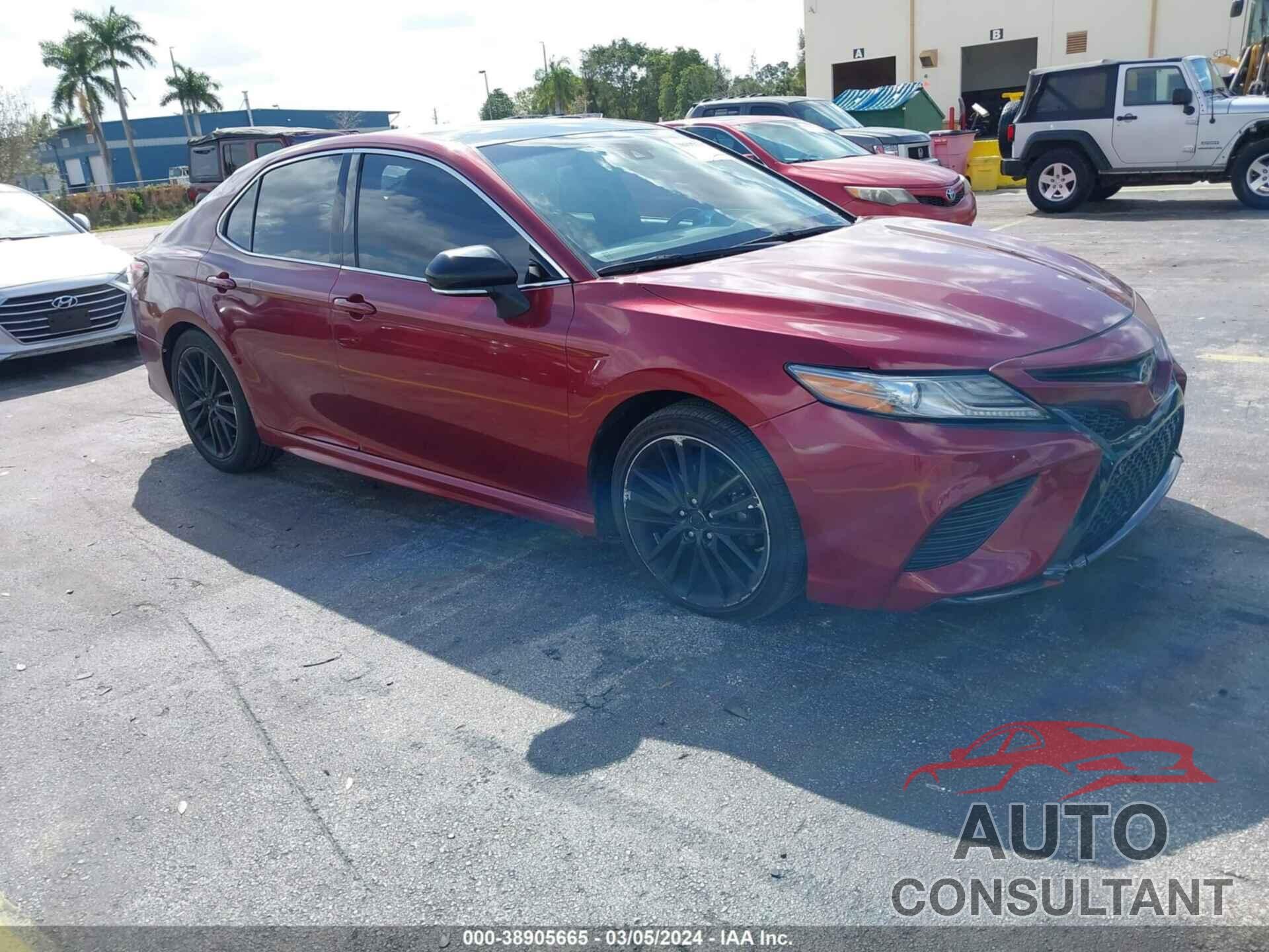 TOYOTA CAMRY 2018 - 4T1B61HK1JU673534