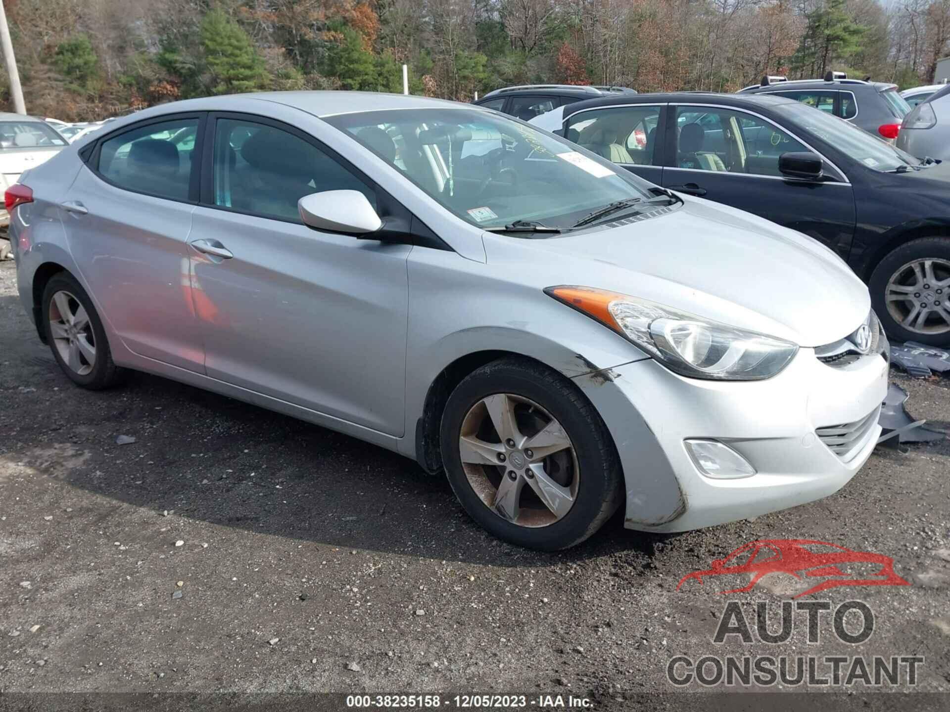 HYUNDAI ELANTRA 2013 - 5NPDH4AE3DH381816