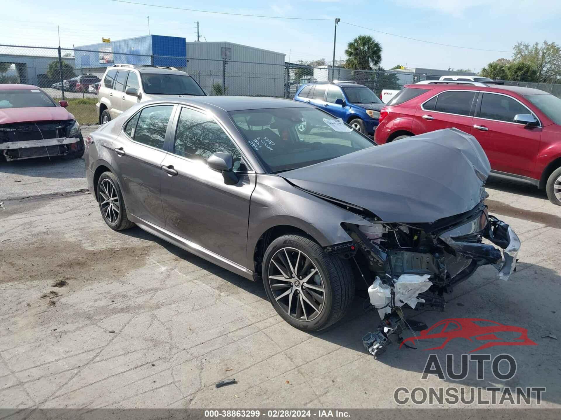 TOYOTA CAMRY 2023 - 4T1G11AK0PU094154