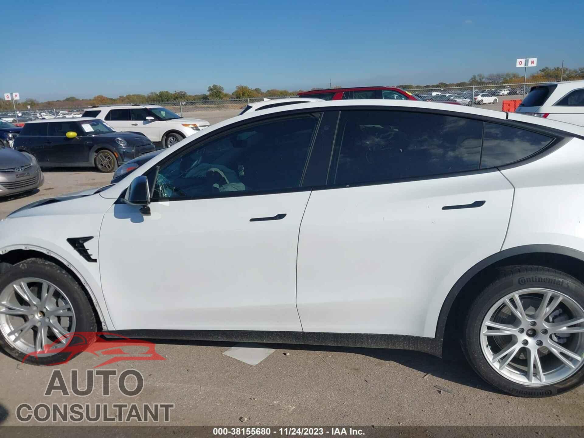 TESLA MODEL Y 2021 - 5YJYGDED6MF105490