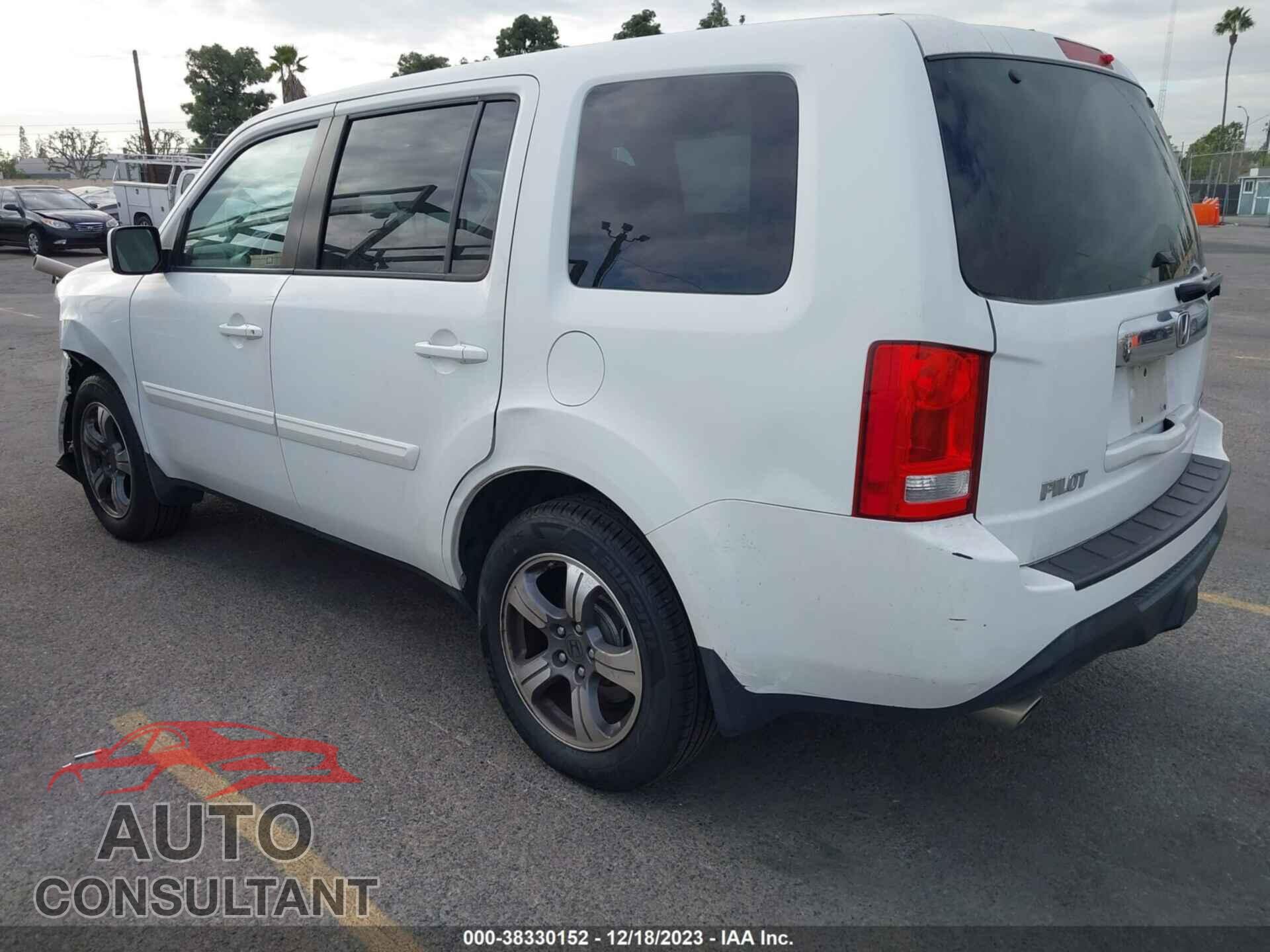 HONDA PILOT 2015 - 5FNYF3H34FB033532