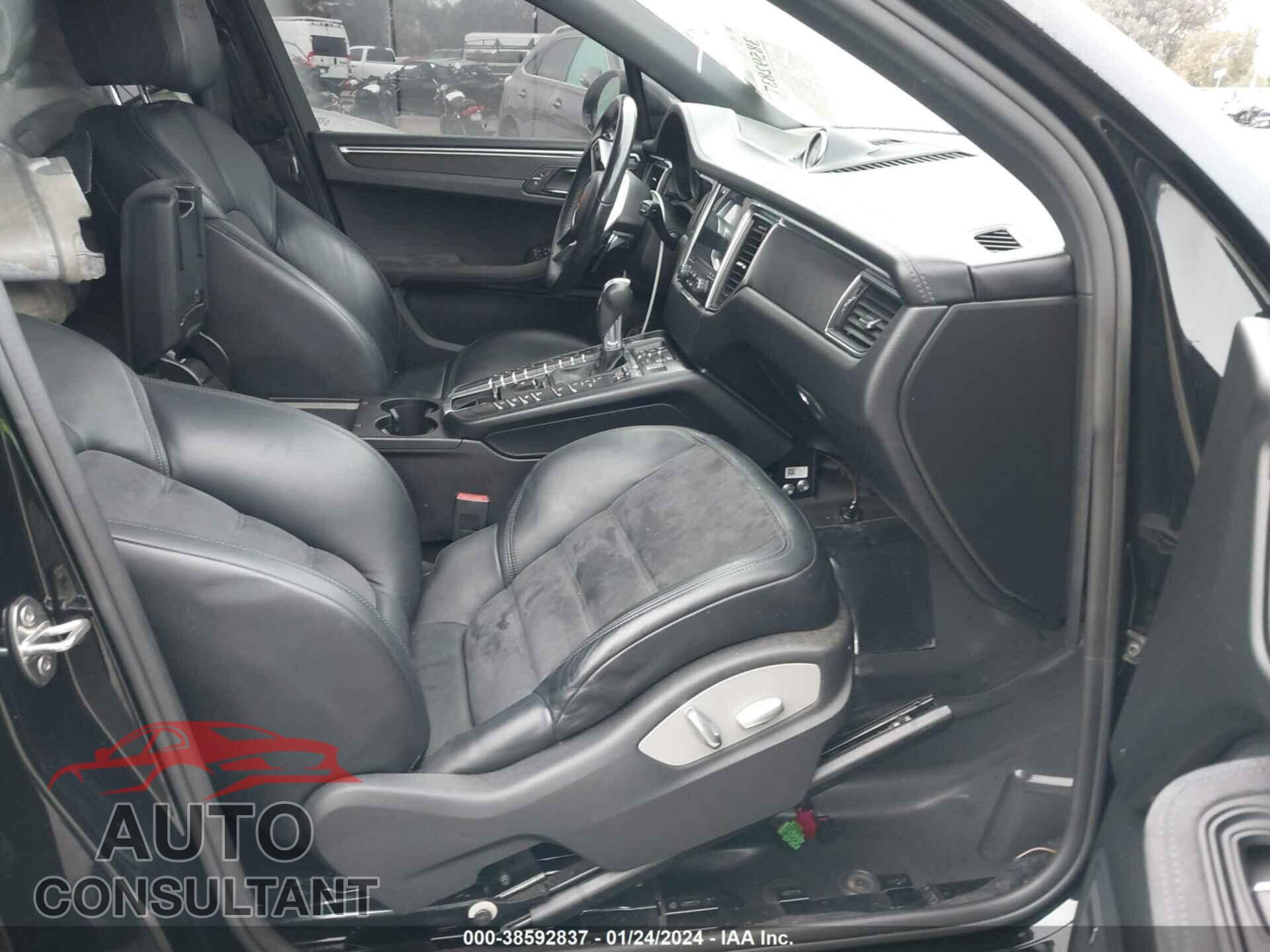 PORSCHE MACAN 2018 - WP1AG2A59JLB64688