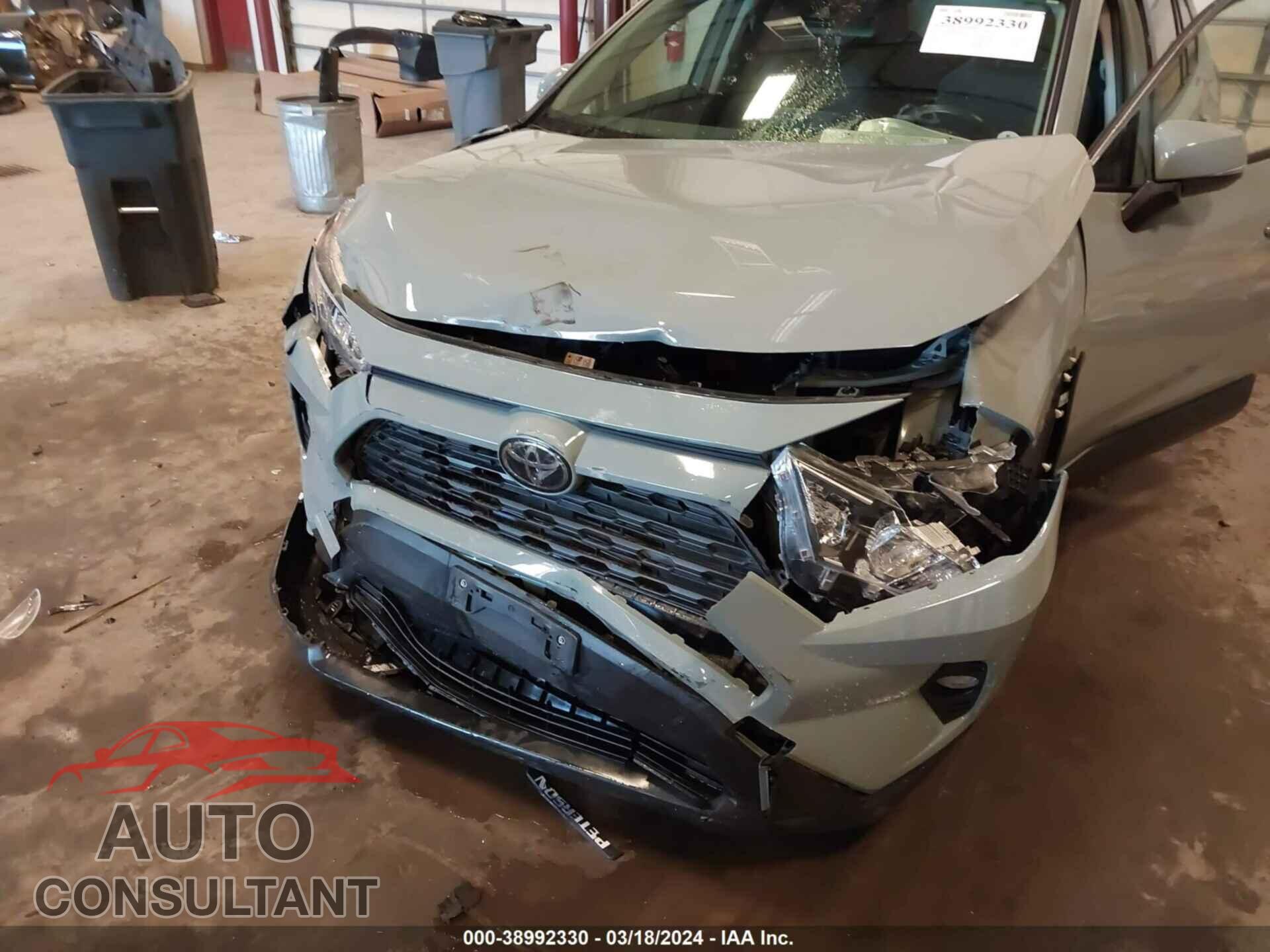 TOYOTA RAV4 2019 - JTMP1RFV2KD018448