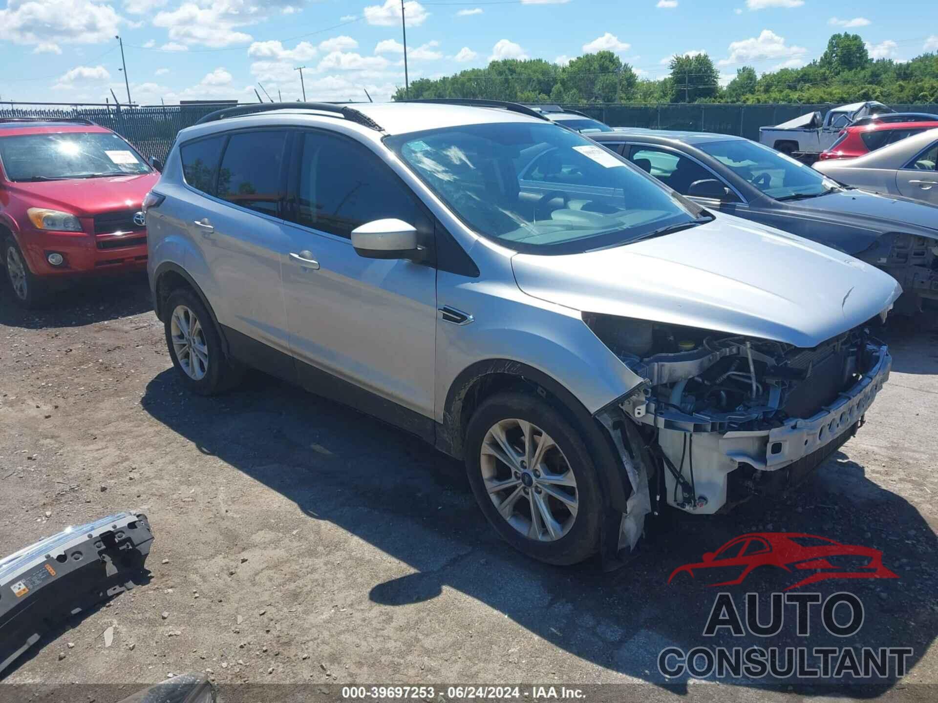 FORD ESCAPE 2018 - 1FMCU0GDXJUC17703