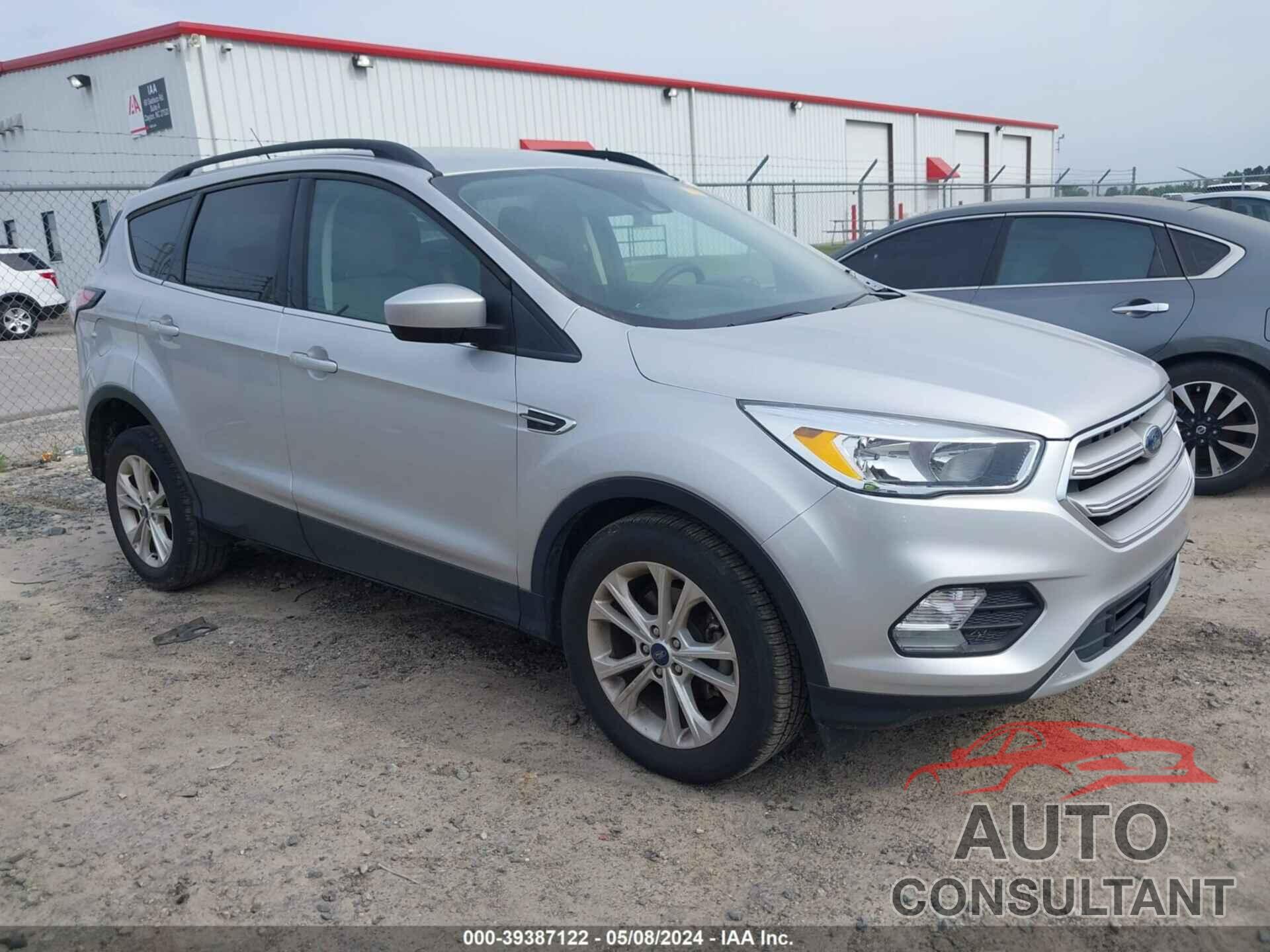 FORD ESCAPE 2018 - 1FMCU0GD0JUD06826