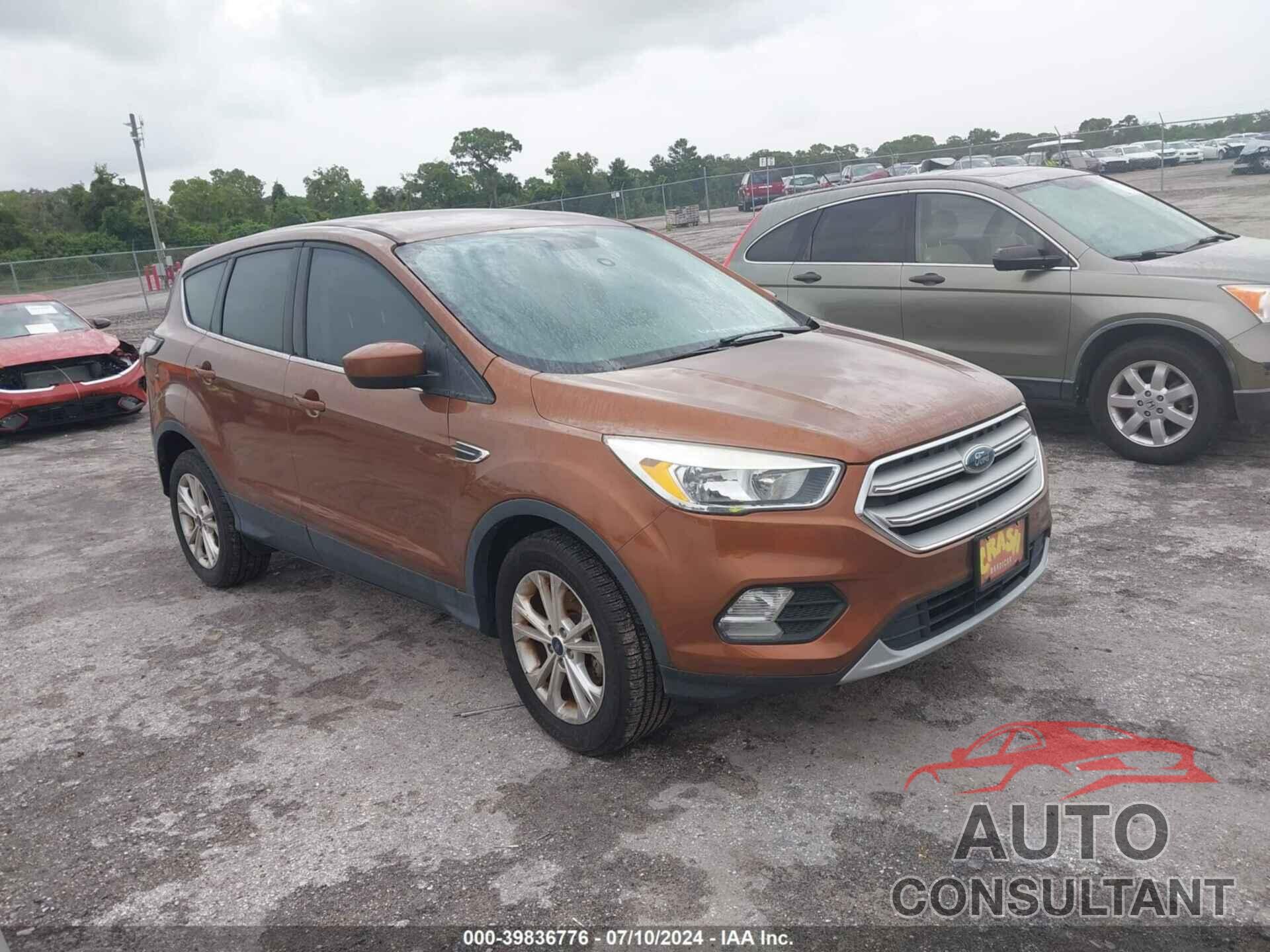 FORD ESCAPE 2017 - 1FMCU0GD1HUA36340