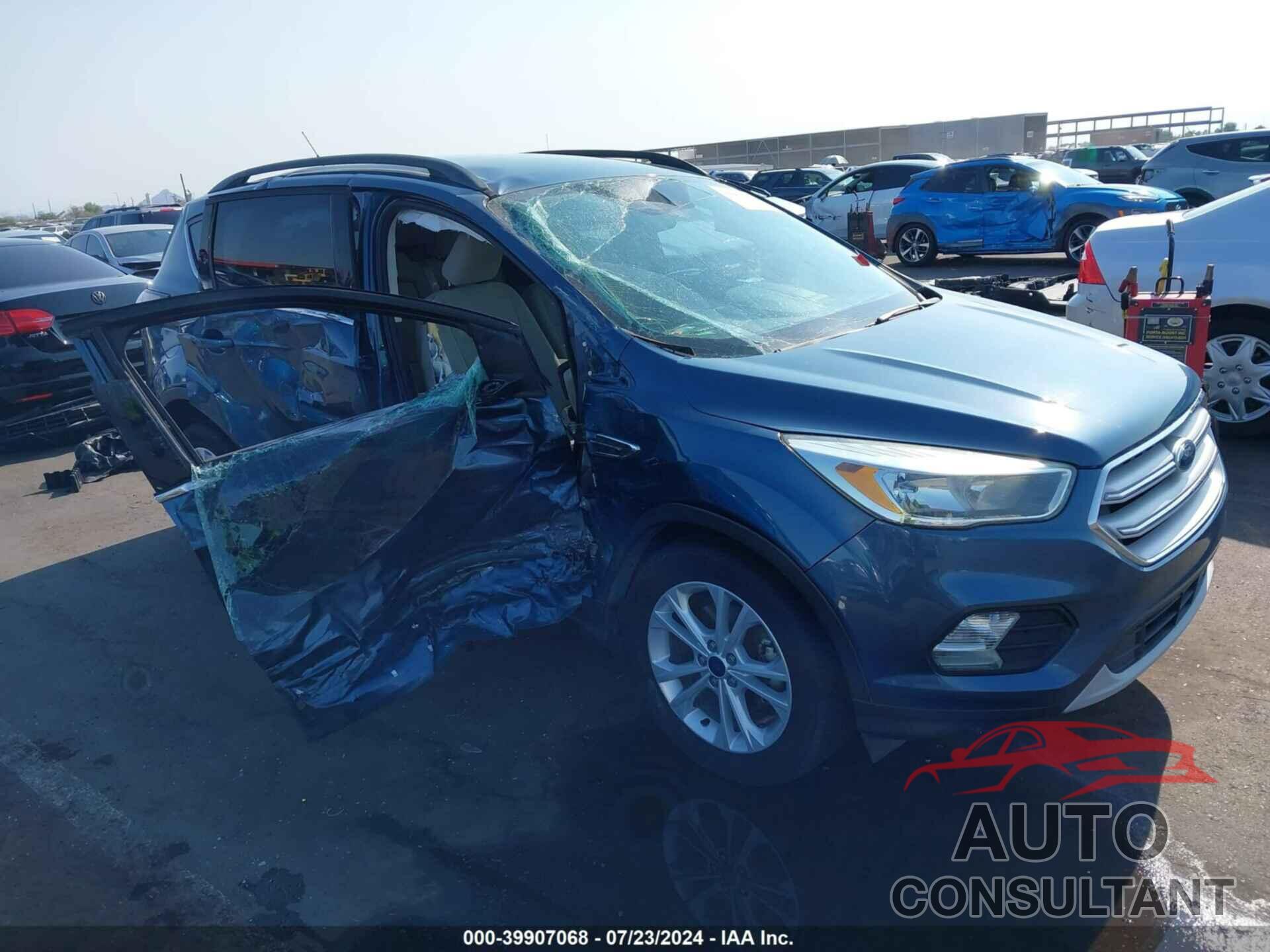 FORD ESCAPE 2018 - 1FMCU0GDXJUB14233