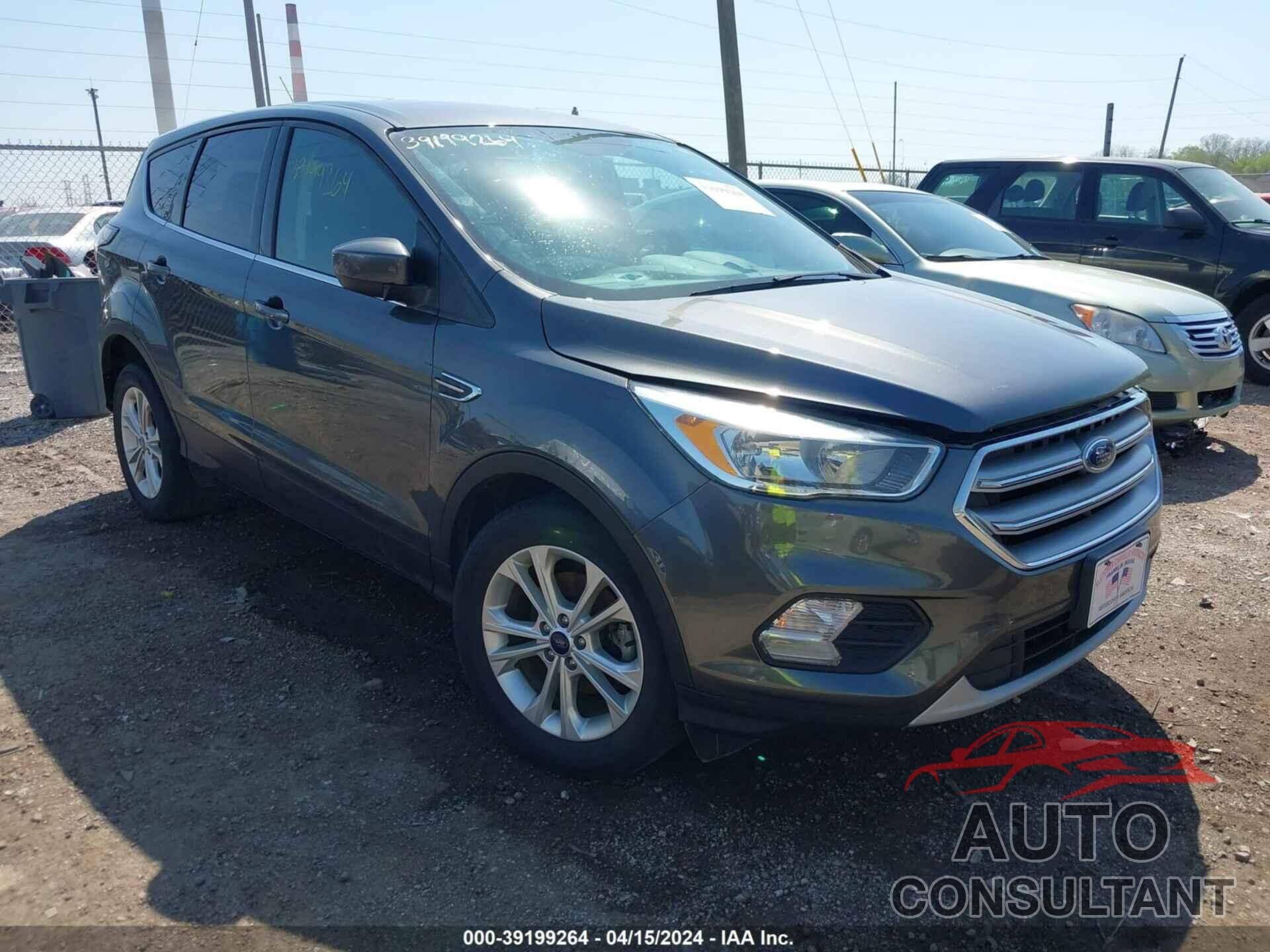 FORD ESCAPE 2017 - 1FMCU0GD8HUC85864