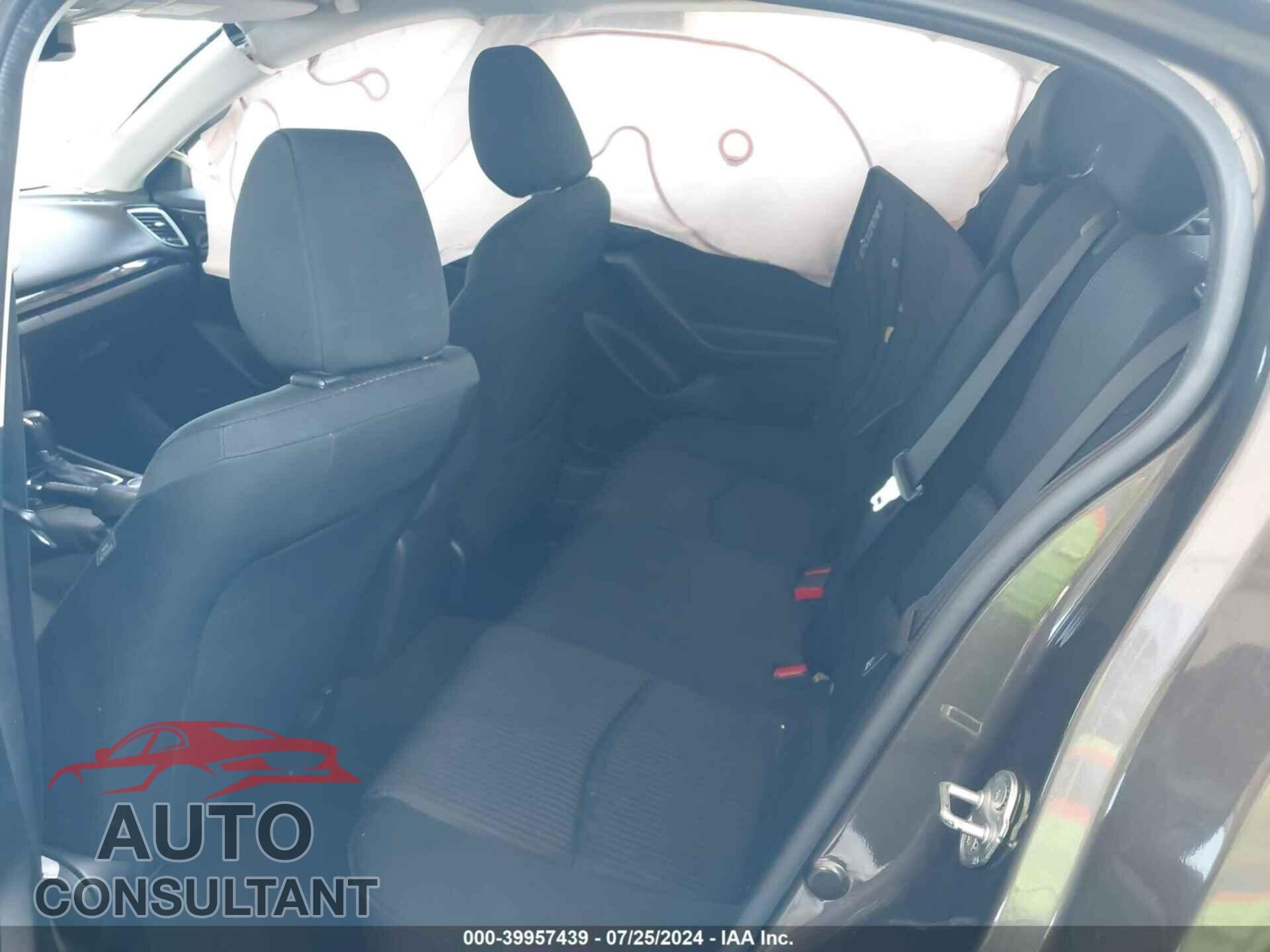 MAZDA MAZDA3 2016 - JM1BM1M79G1287210