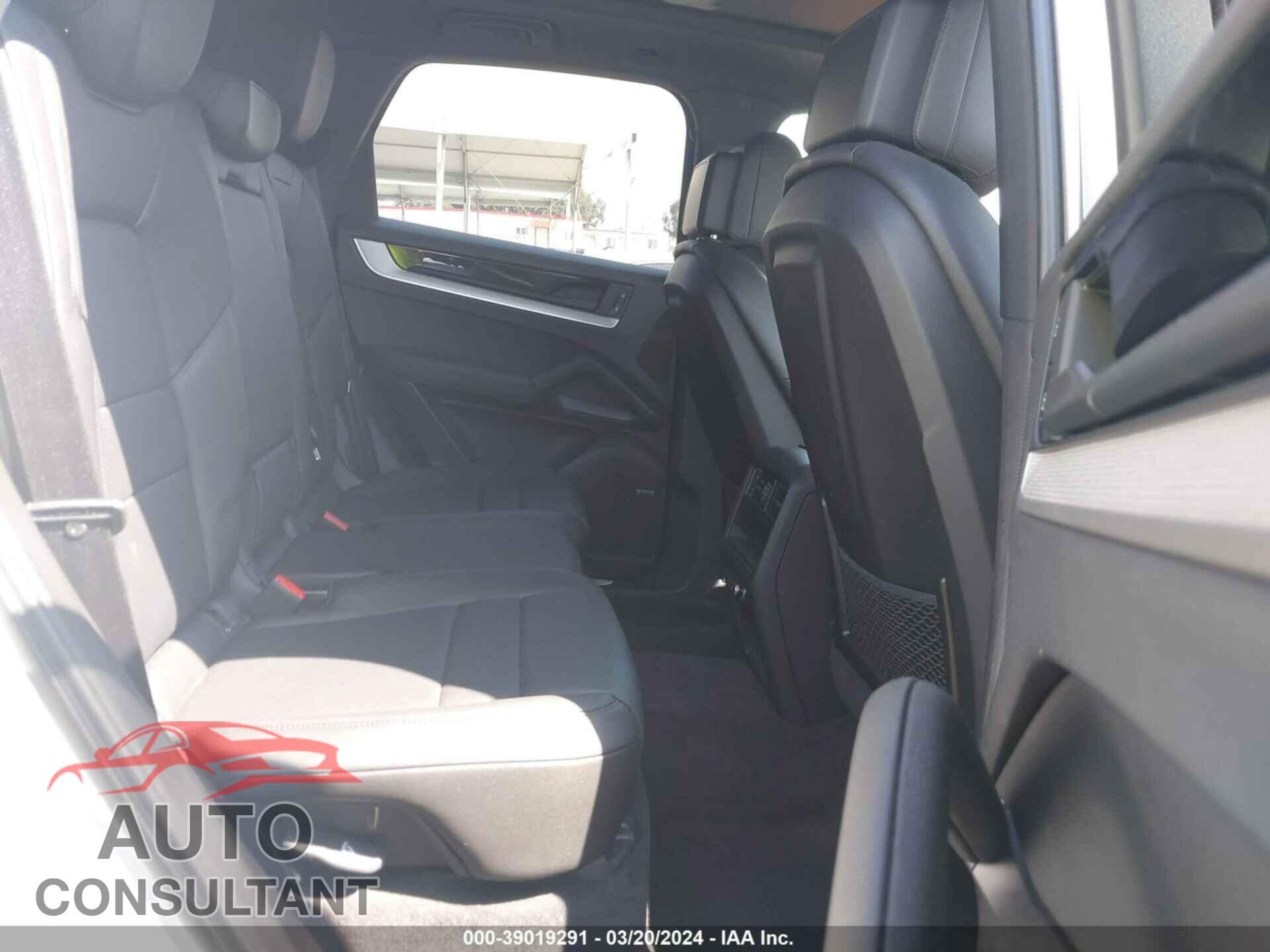 PORSCHE CAYENNE 2024 - WP1AA2AY8RDA00852
