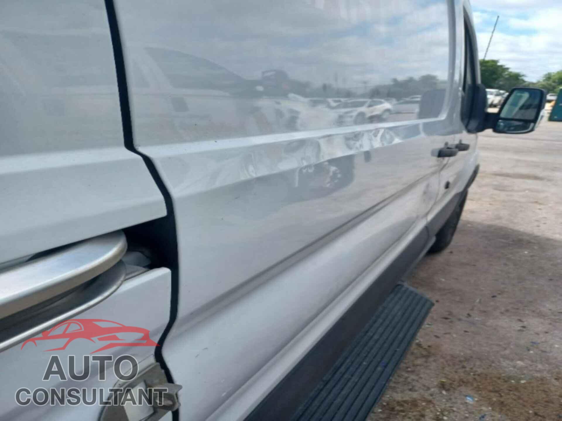 FORD TRANSIT-250 2019 - 1FTYR1YM4KKA24766