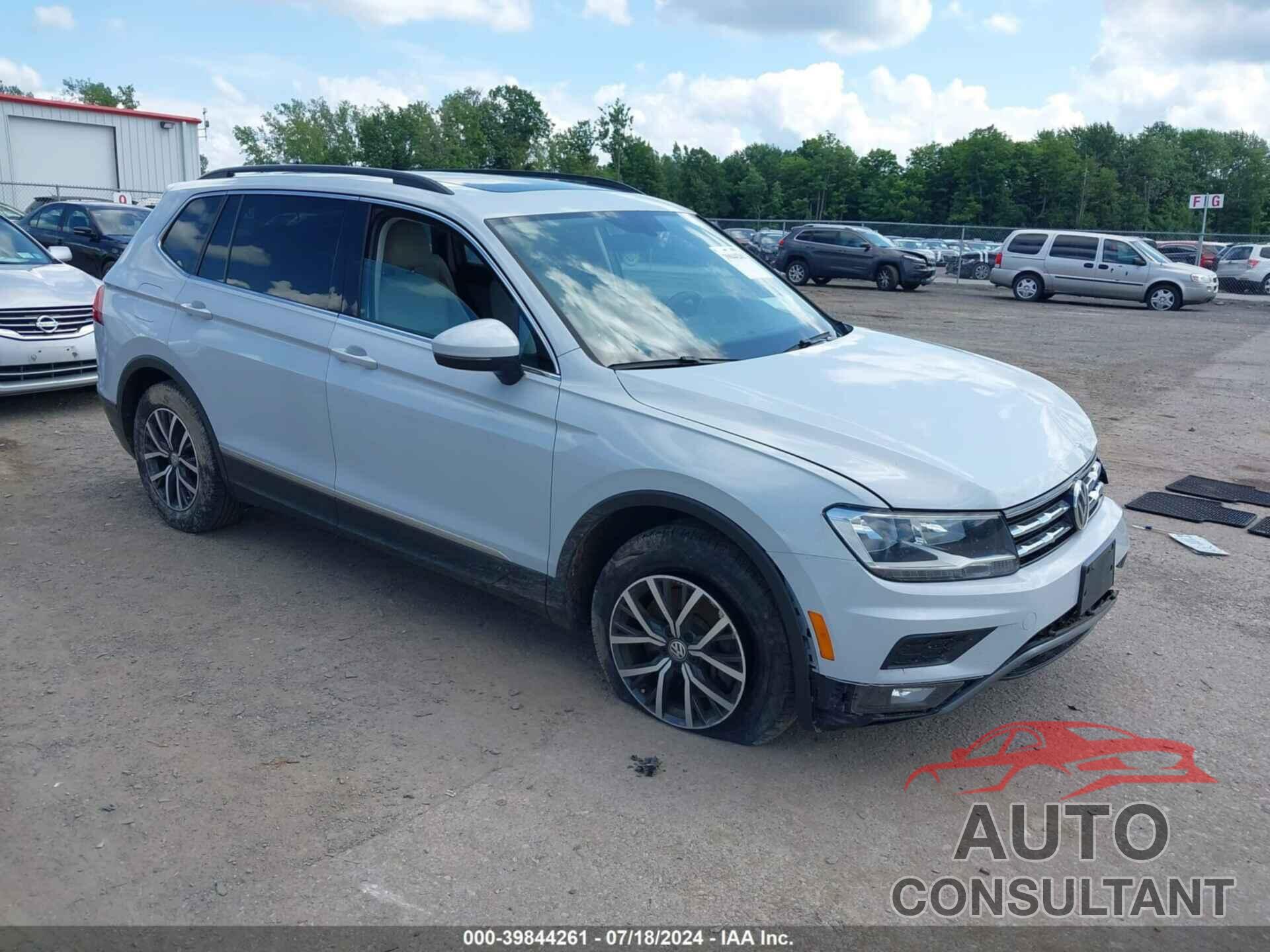 VOLKSWAGEN TIGUAN 2018 - 3VV2B7AX0JM121652