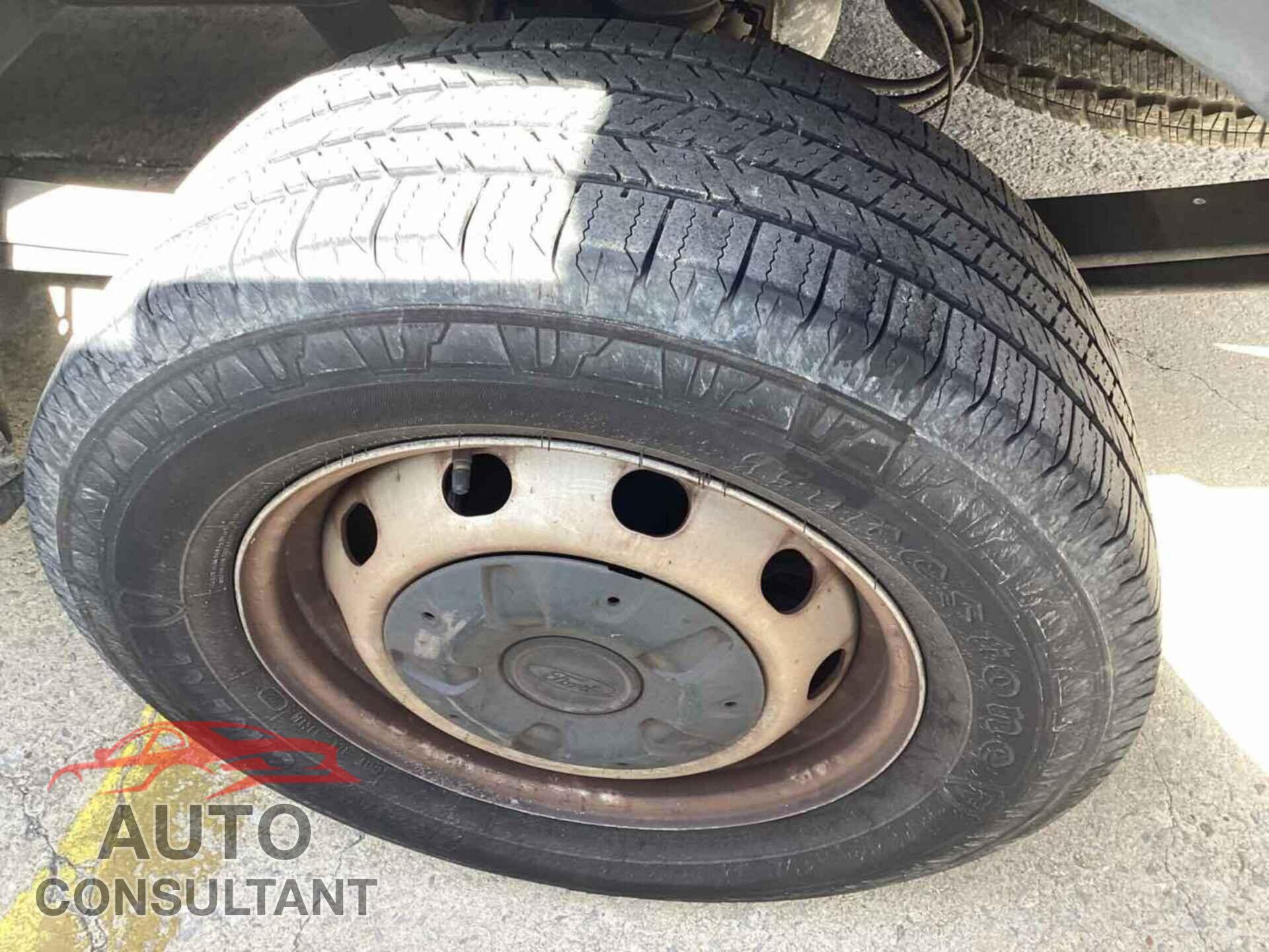 FORD TRANSIT 2018 - 1FTYR2CM9JKB13163