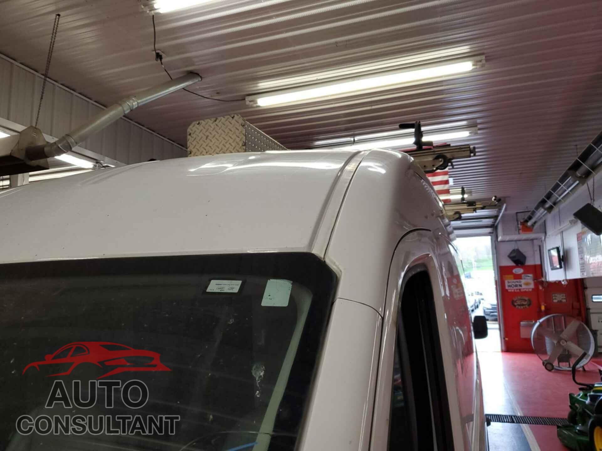 FORD TRANSIT 2018 - 1FTYR2CM4JKB55305