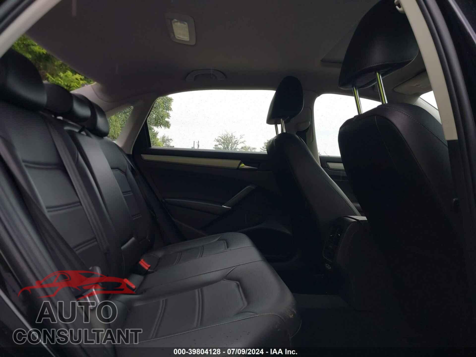 VOLKSWAGEN PASSAT 2021 - 1VWSA7A33MC001944