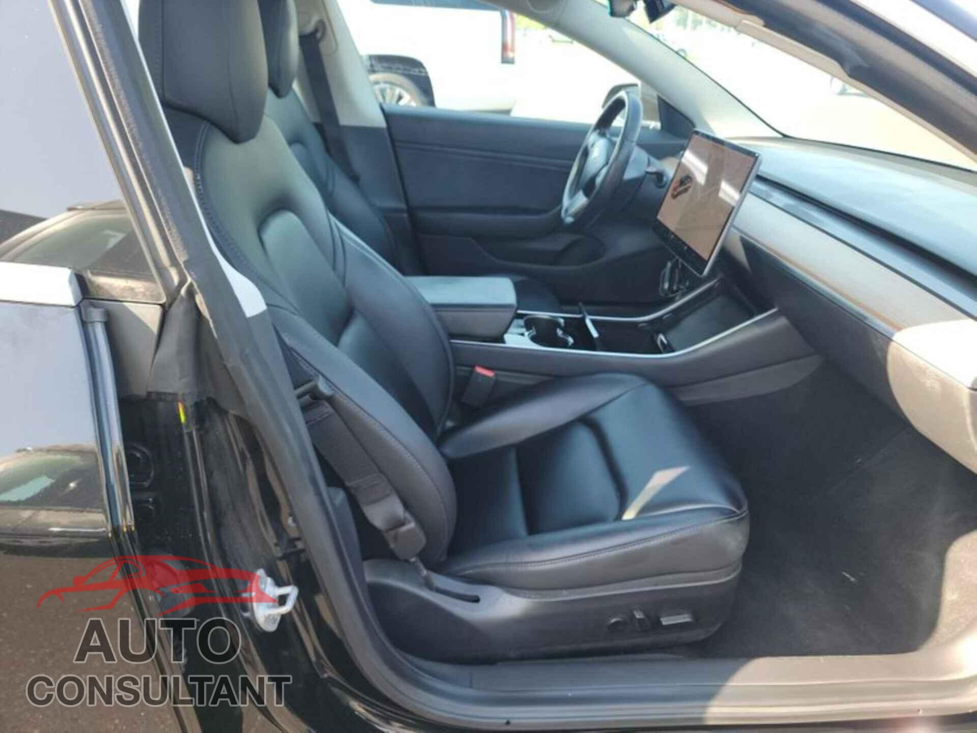 TESLA MODEL 3 2019 - 5YJ3E1EB6KF199090