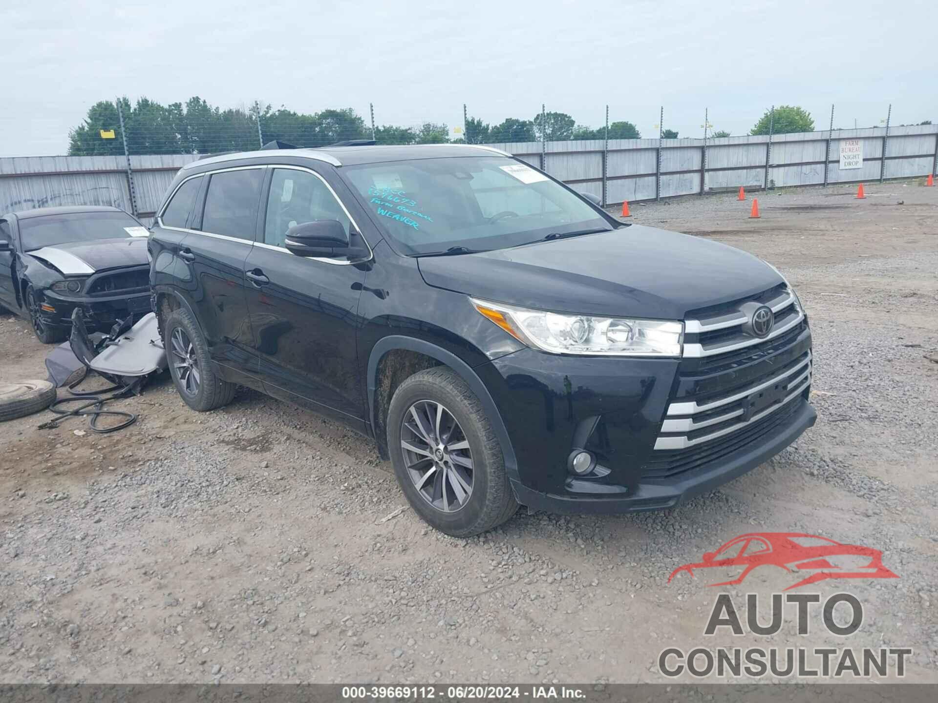 TOYOTA HIGHLANDER 2018 - 5TDJZRFH1JS871905