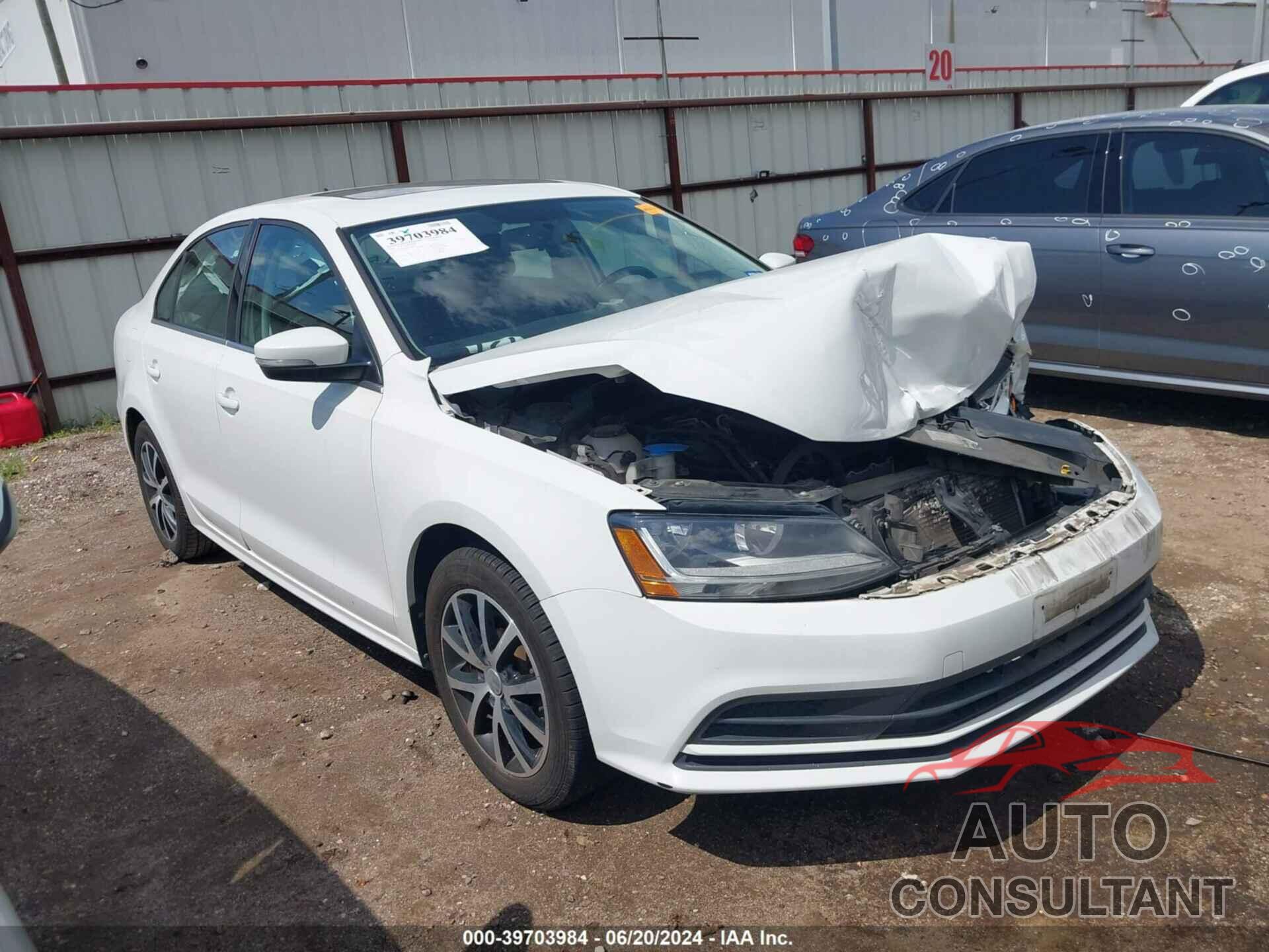 VOLKSWAGEN JETTA 2018 - 3VWDB7AJ8JM260783