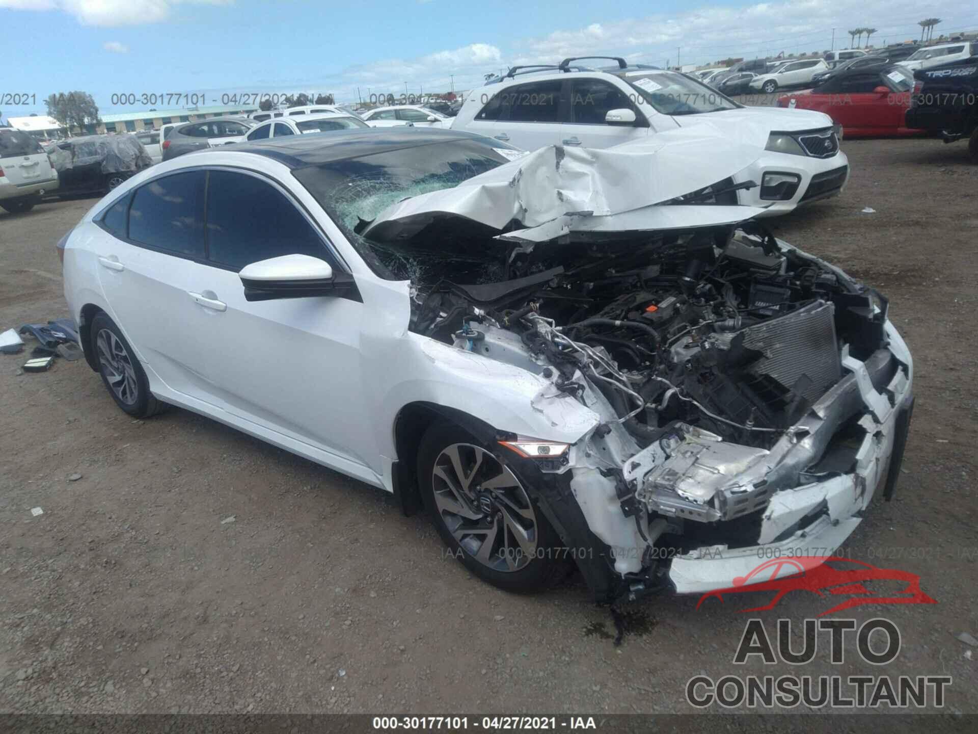 HONDA CIVIC SEDAN 2018 - 19XFC2F74JE207680