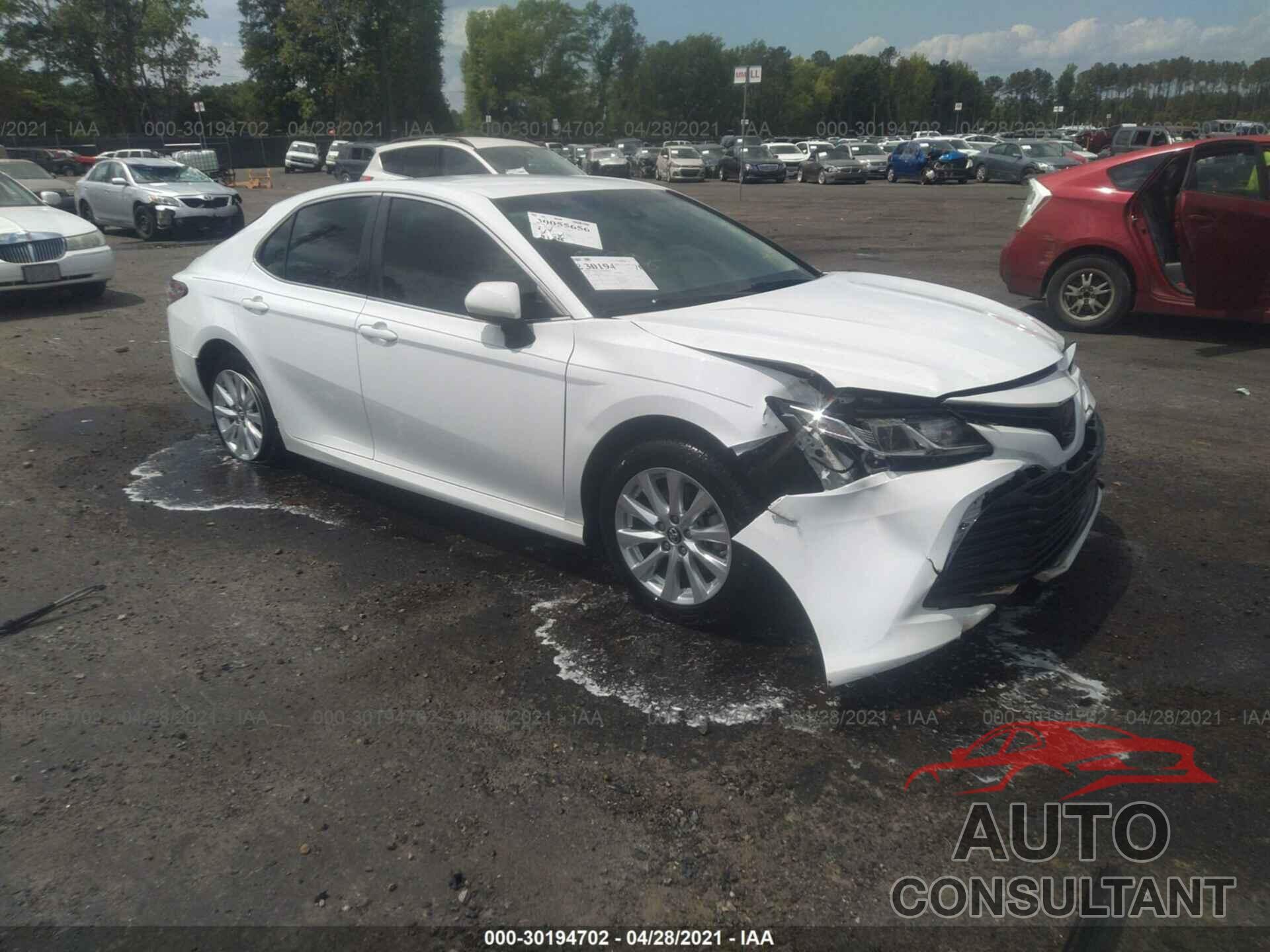 TOYOTA CAMRY 2018 - 4T1B11HK2JU505089
