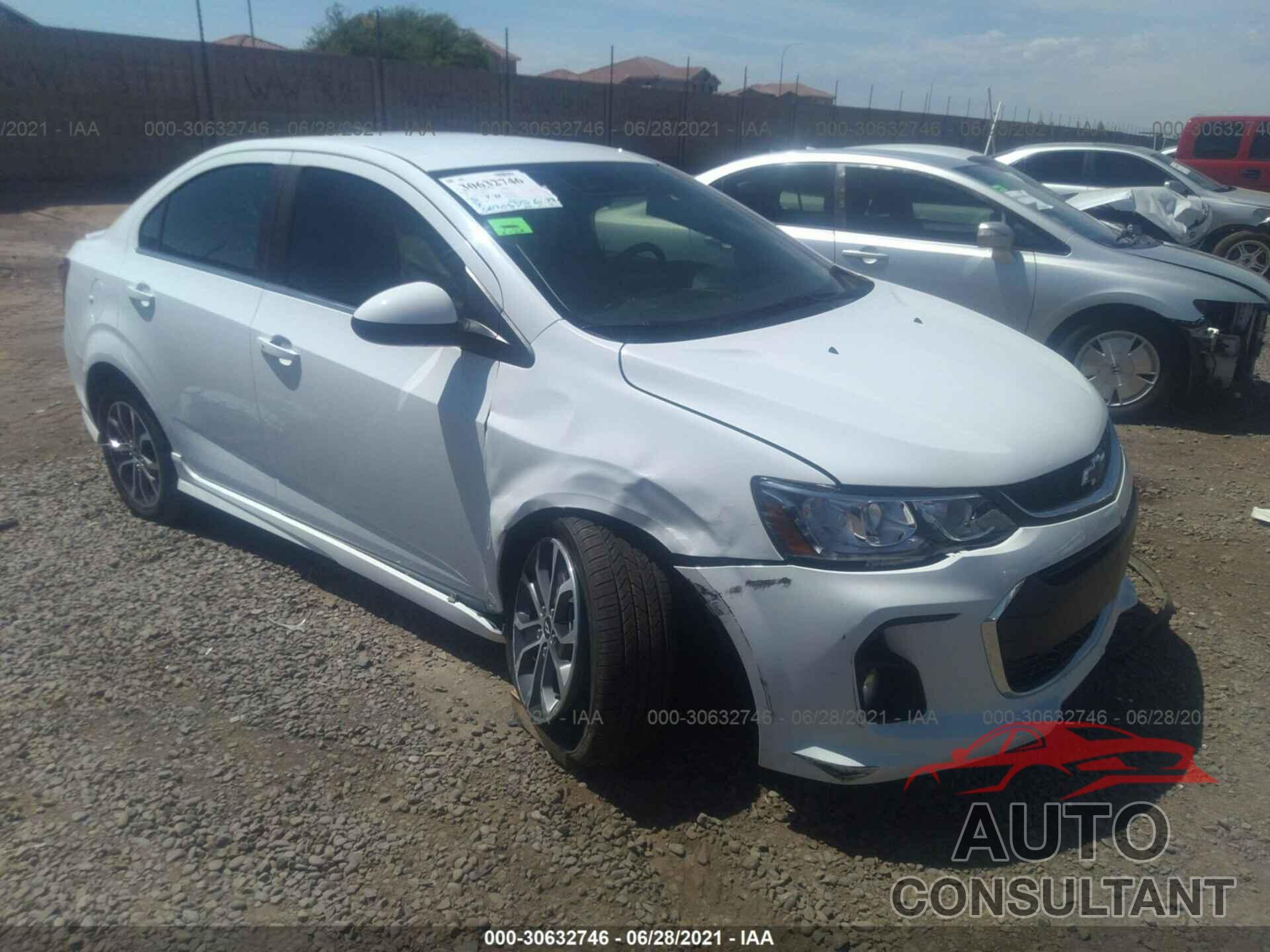 CHEVROLET SONIC 2020 - 1G1JD5SB1L4107732