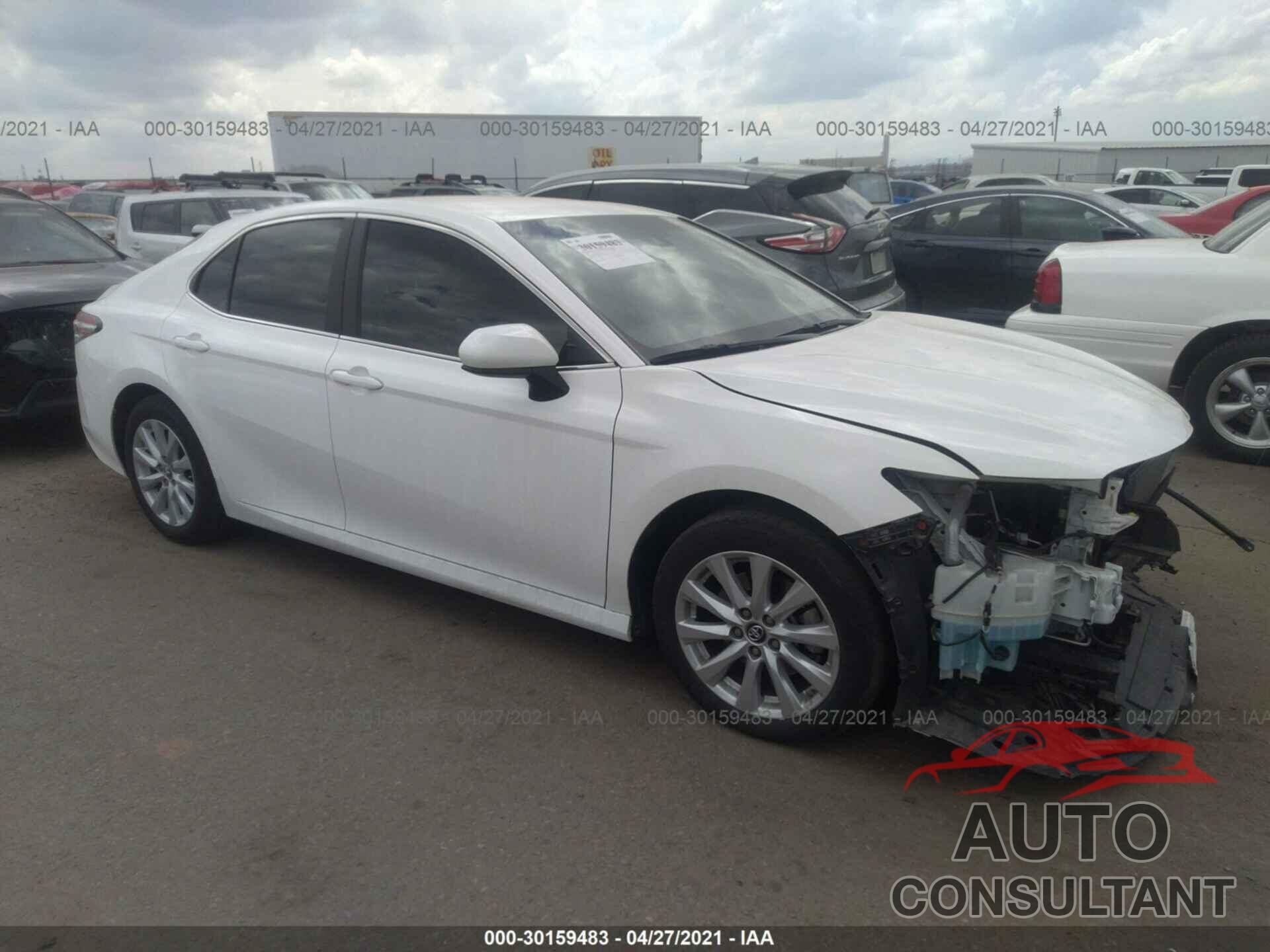 TOYOTA CAMRY 2018 - 4T1B11HK9JU670427
