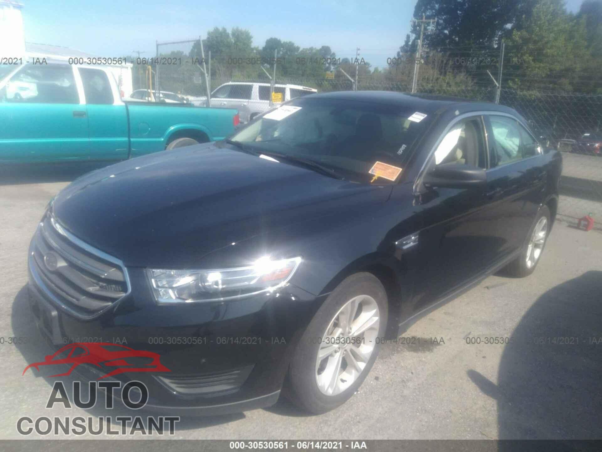 FORD TAURUS 2018 - 1FAHP2D82JG132458