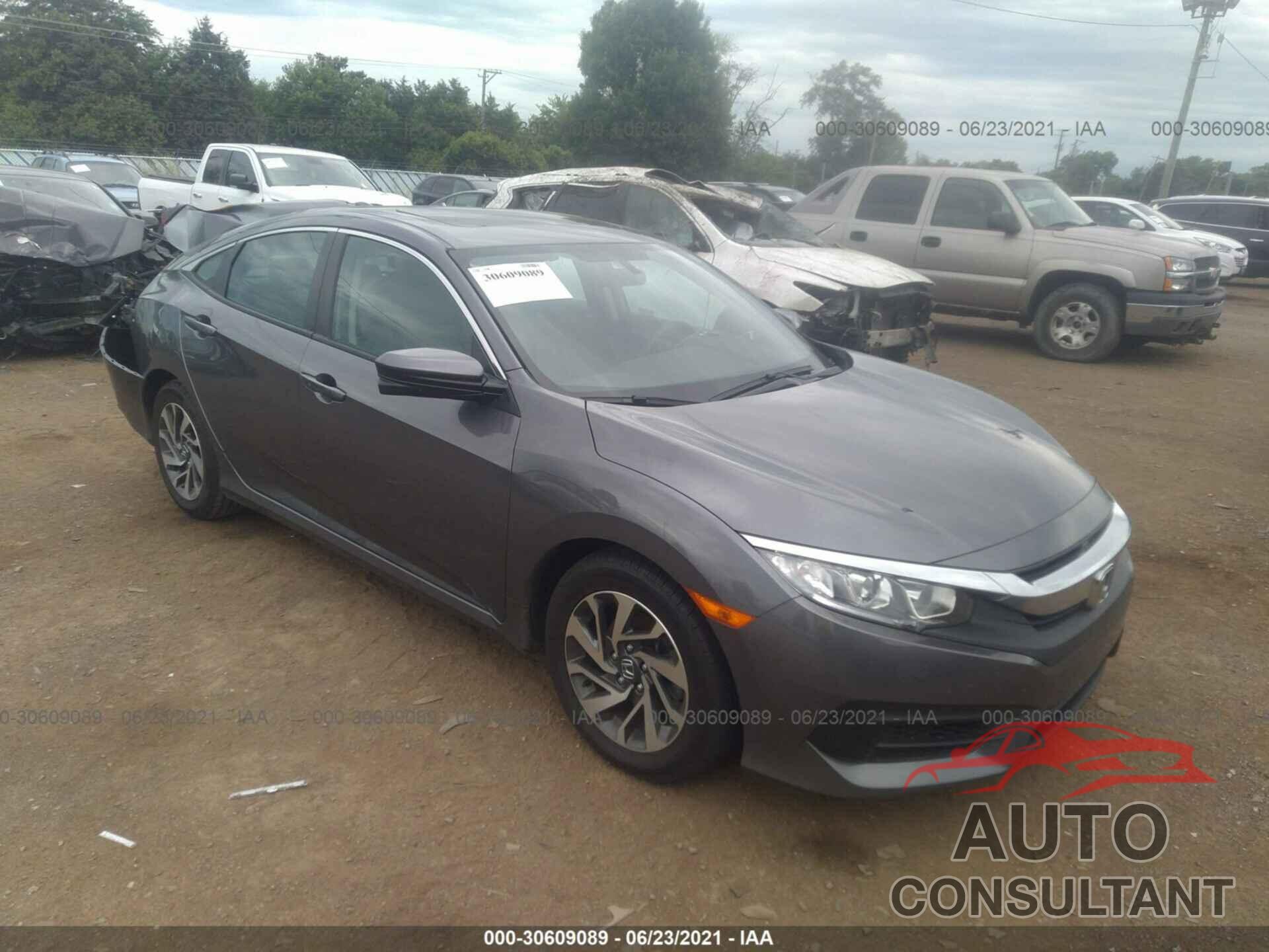 HONDA CIVIC SEDAN 2018 - 19XFC2F72JE022690