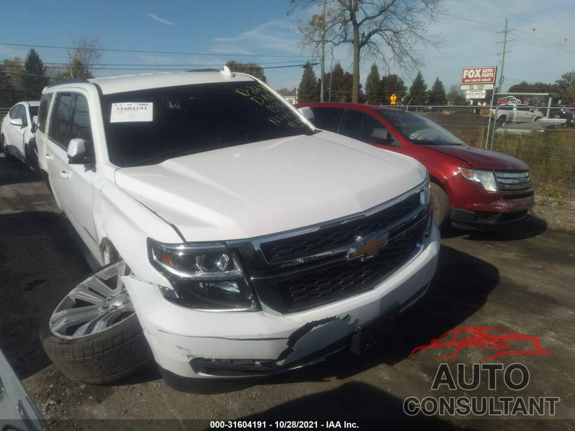 CHEVROLET SUBURBAN 2017 - 1GNSCHKC4HR161536