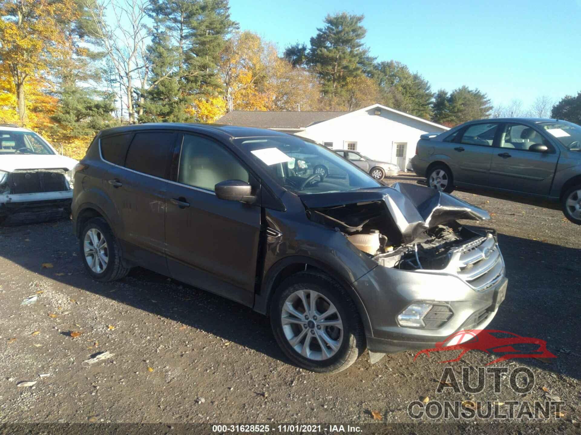 FORD ESCAPE 2017 - 1FMCU9G91HUC53306