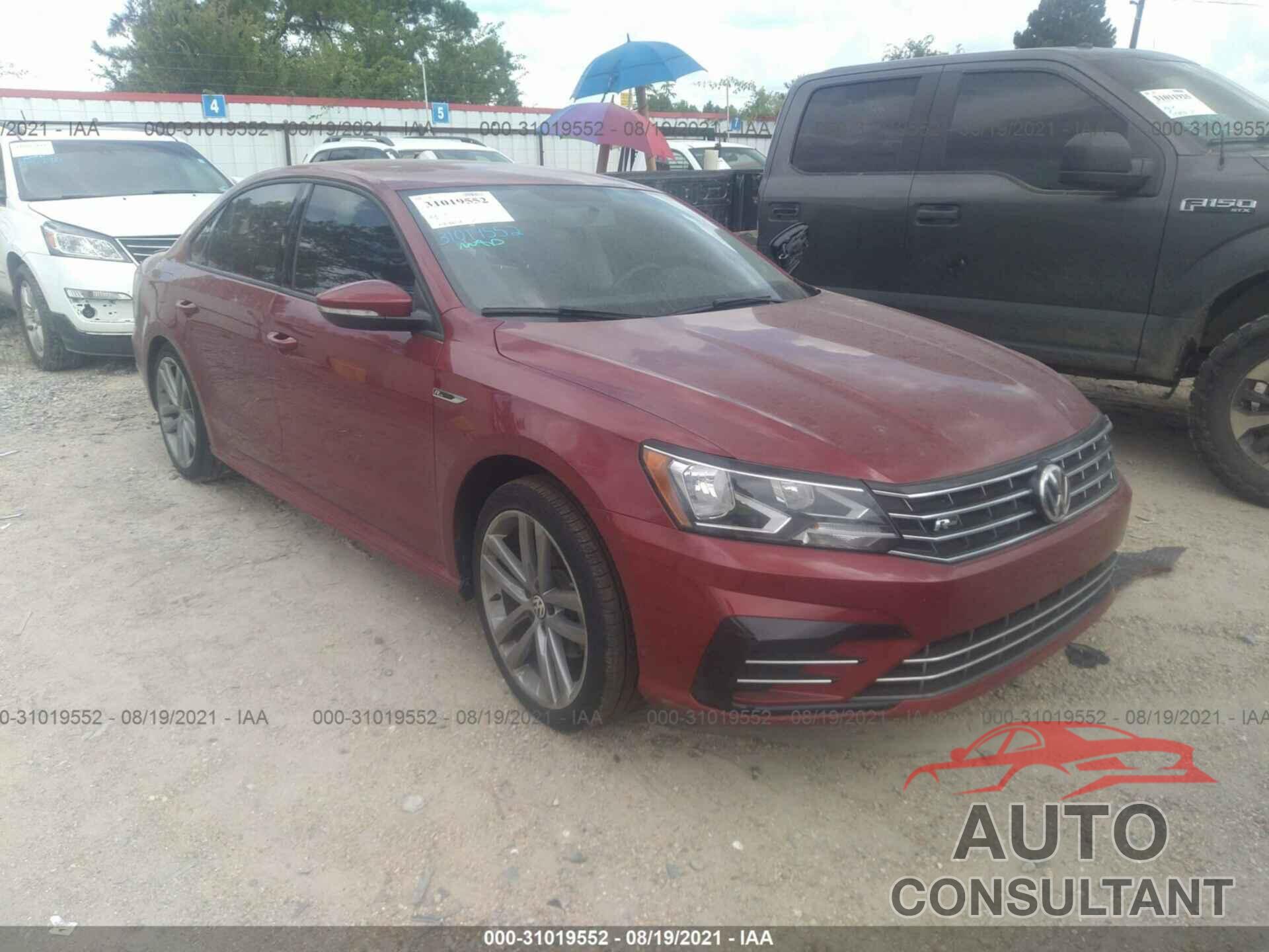 VOLKSWAGEN PASSAT 2018 - 1VWAA7A36JC039823